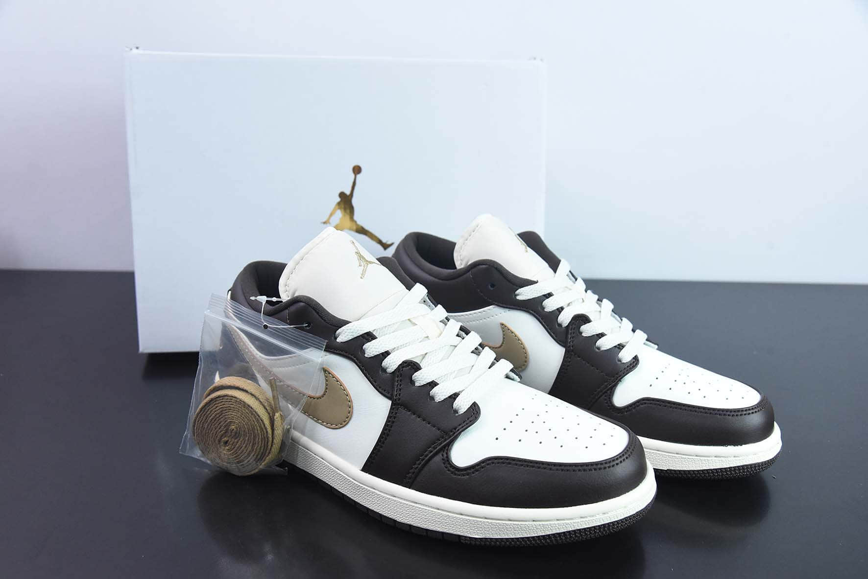 乔丹Air Jordan 1 Low AJ1暗褐脚趾低帮篮球鞋纯原版本 货号：DC0774-200