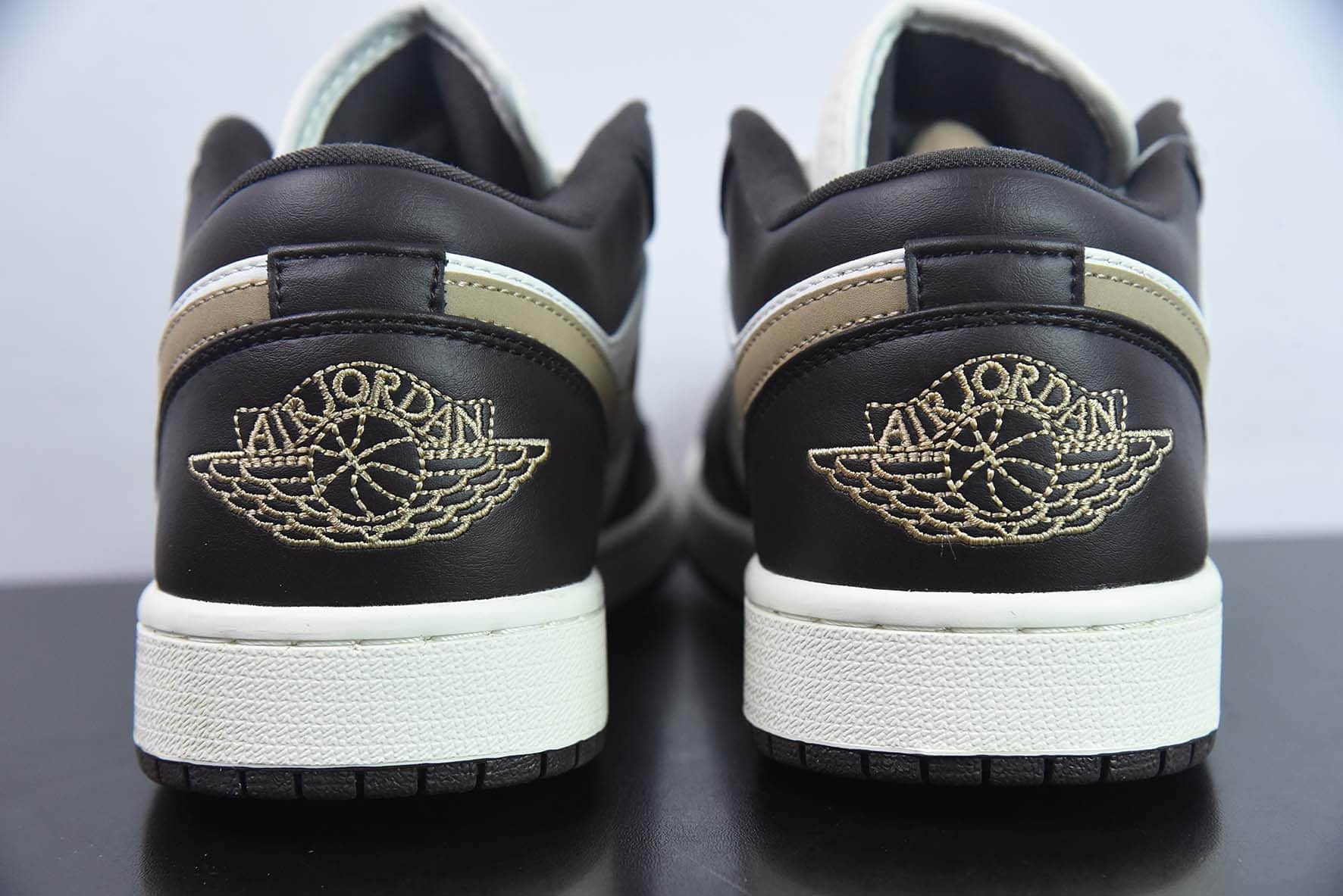 乔丹Air Jordan 1 Low AJ1暗褐脚趾低帮篮球鞋纯原版本 货号：DC0774-200