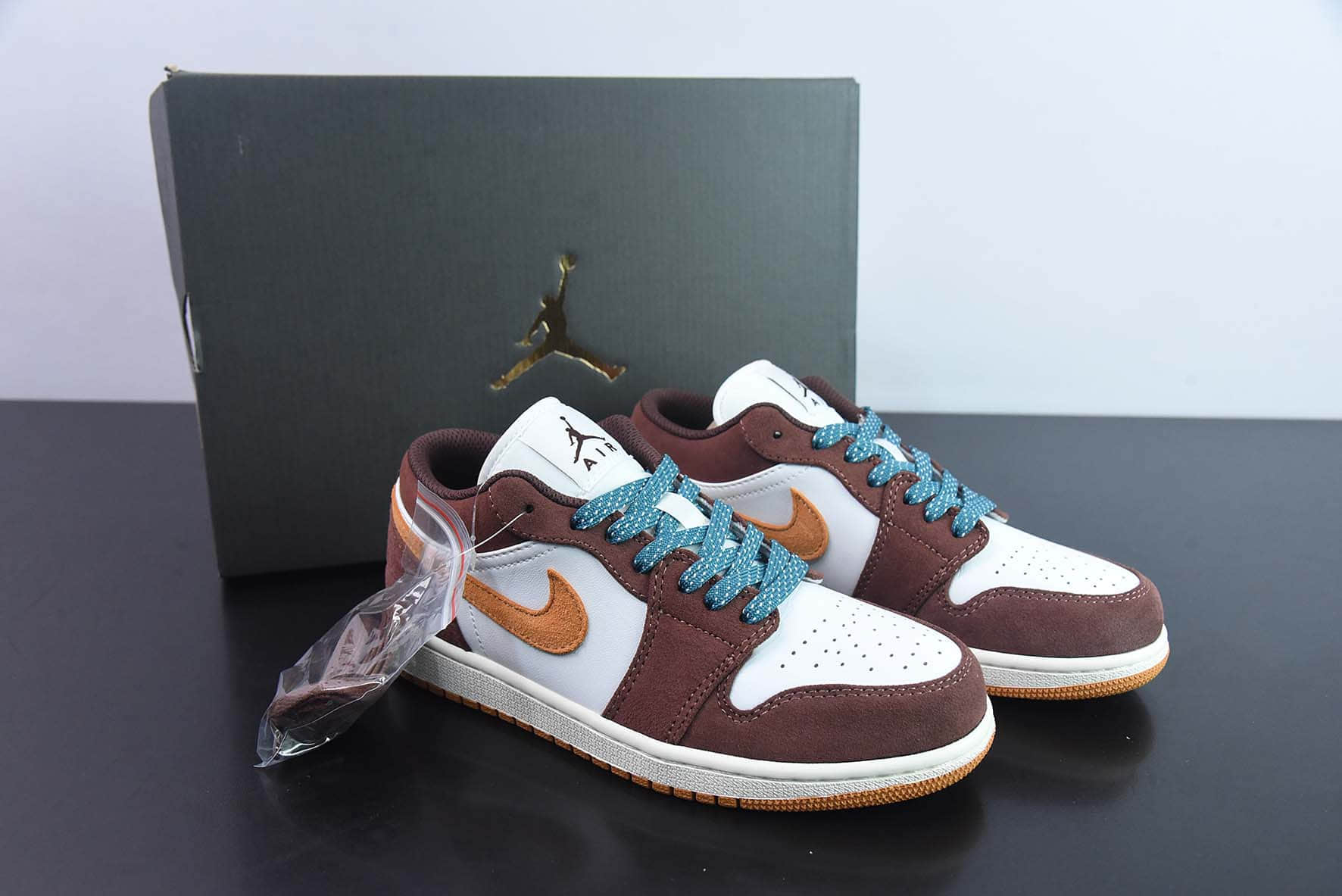 乔丹Air Jordan 1 Low Cacao Wow AJ1 乔1白棕摩卡低帮文化休闲板鞋纯原版本 货号：FB2216-200