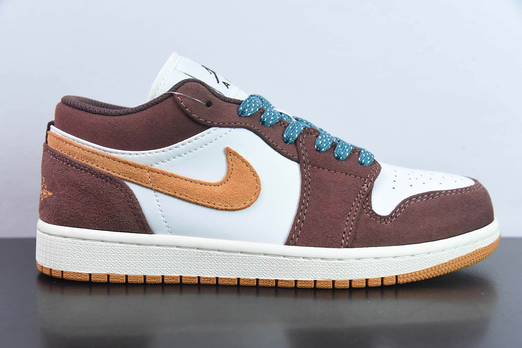 乔丹Air Jordan 1 Low Cacao Wow AJ1 乔1白棕摩卡低帮文化休闲板鞋纯原版本 货号：FB2216-200