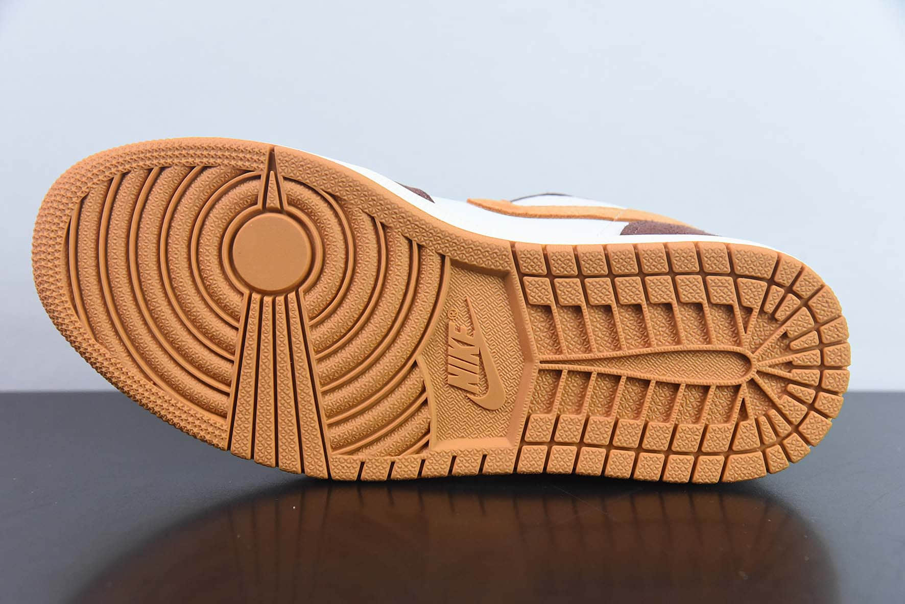 乔丹Air Jordan 1 Low Cacao Wow AJ1 乔1白棕摩卡低帮文化休闲板鞋纯原版本 货号：FB2216-200
