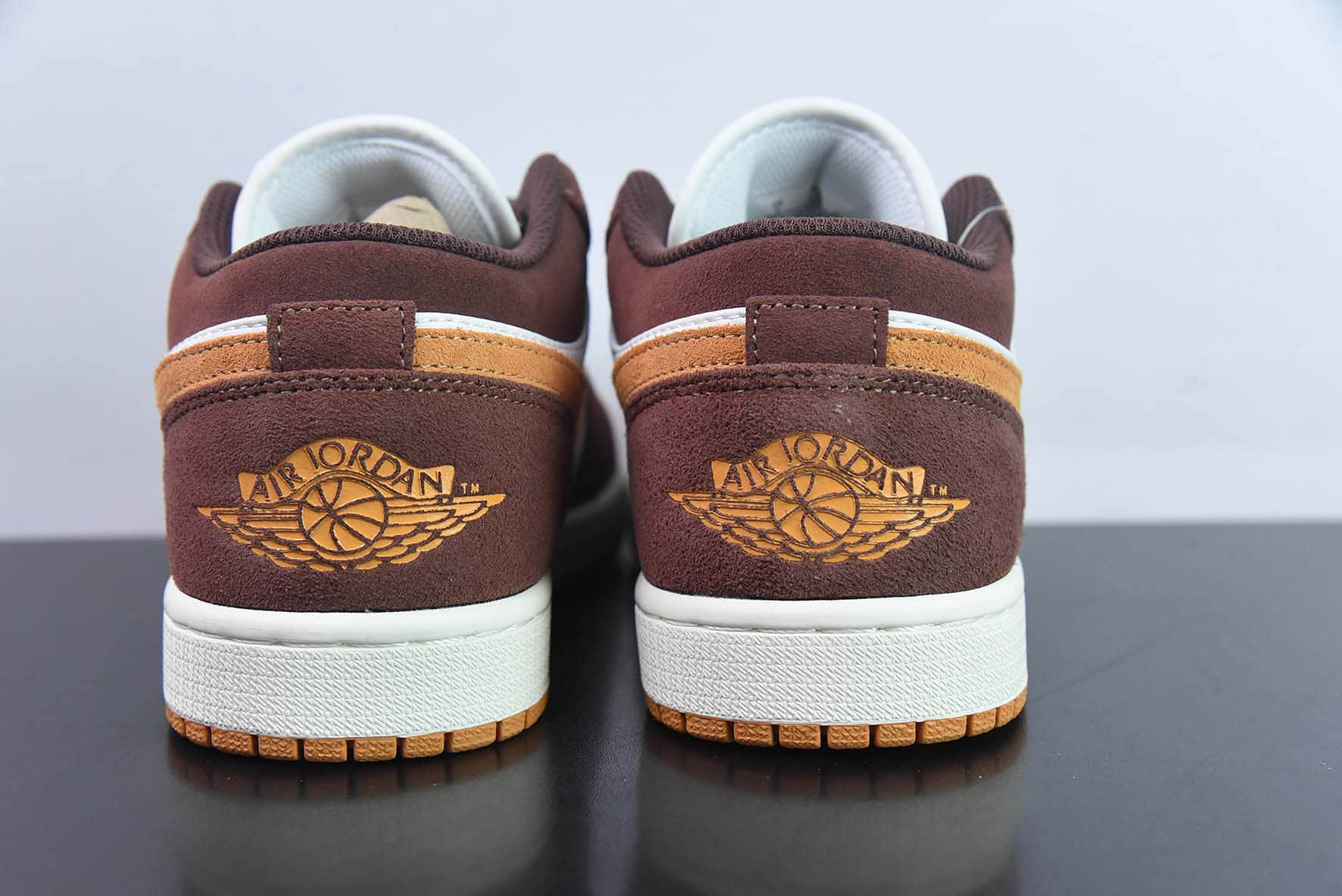 乔丹Air Jordan 1 Low Cacao Wow AJ1 乔1白棕摩卡低帮文化休闲板鞋纯原版本 货号：FB2216-200