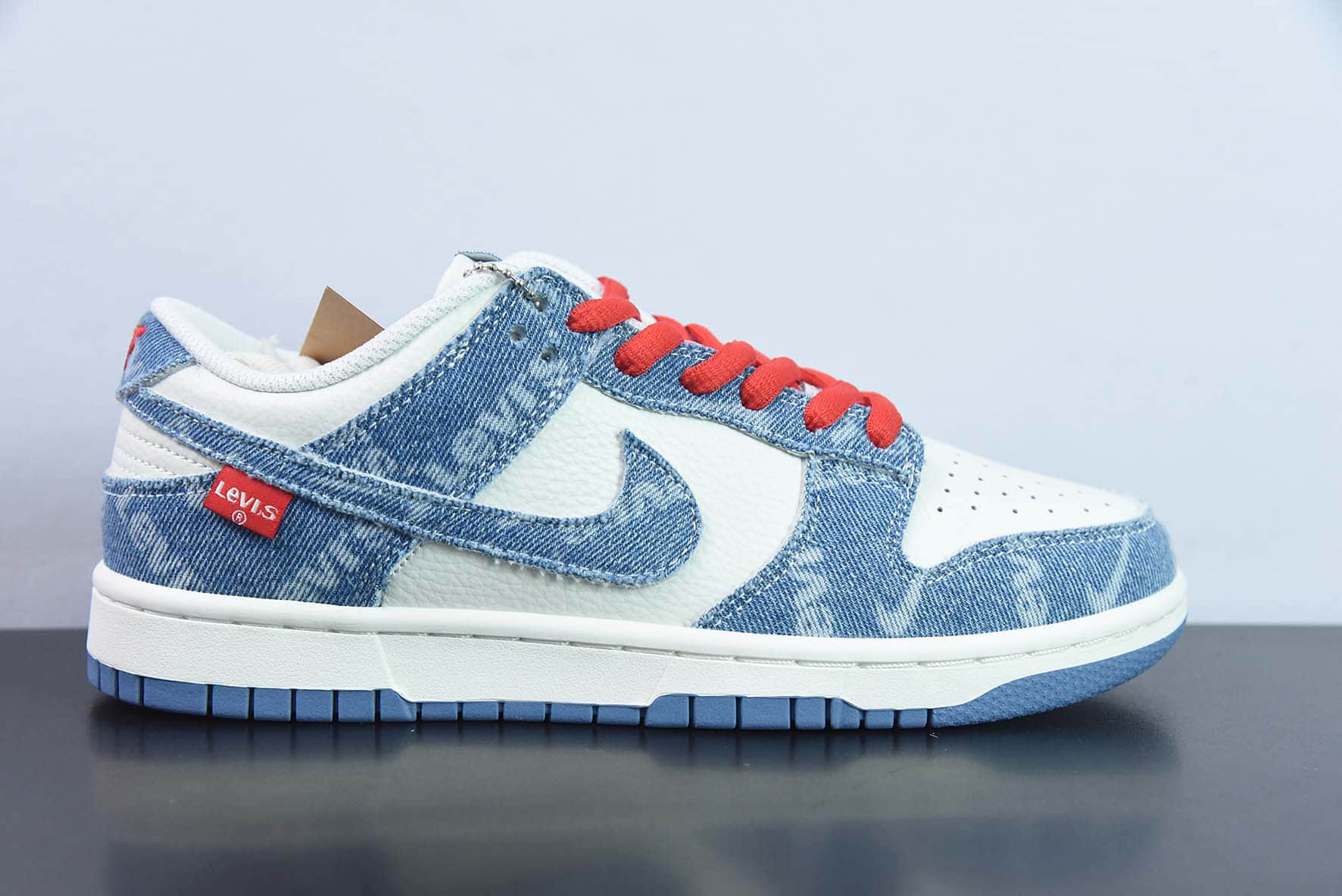 耐克Nike SB Dunk Low 李维斯联名牛仔白蓝SB低帮休闲滑板鞋纯原版本 货号:LE0021-002