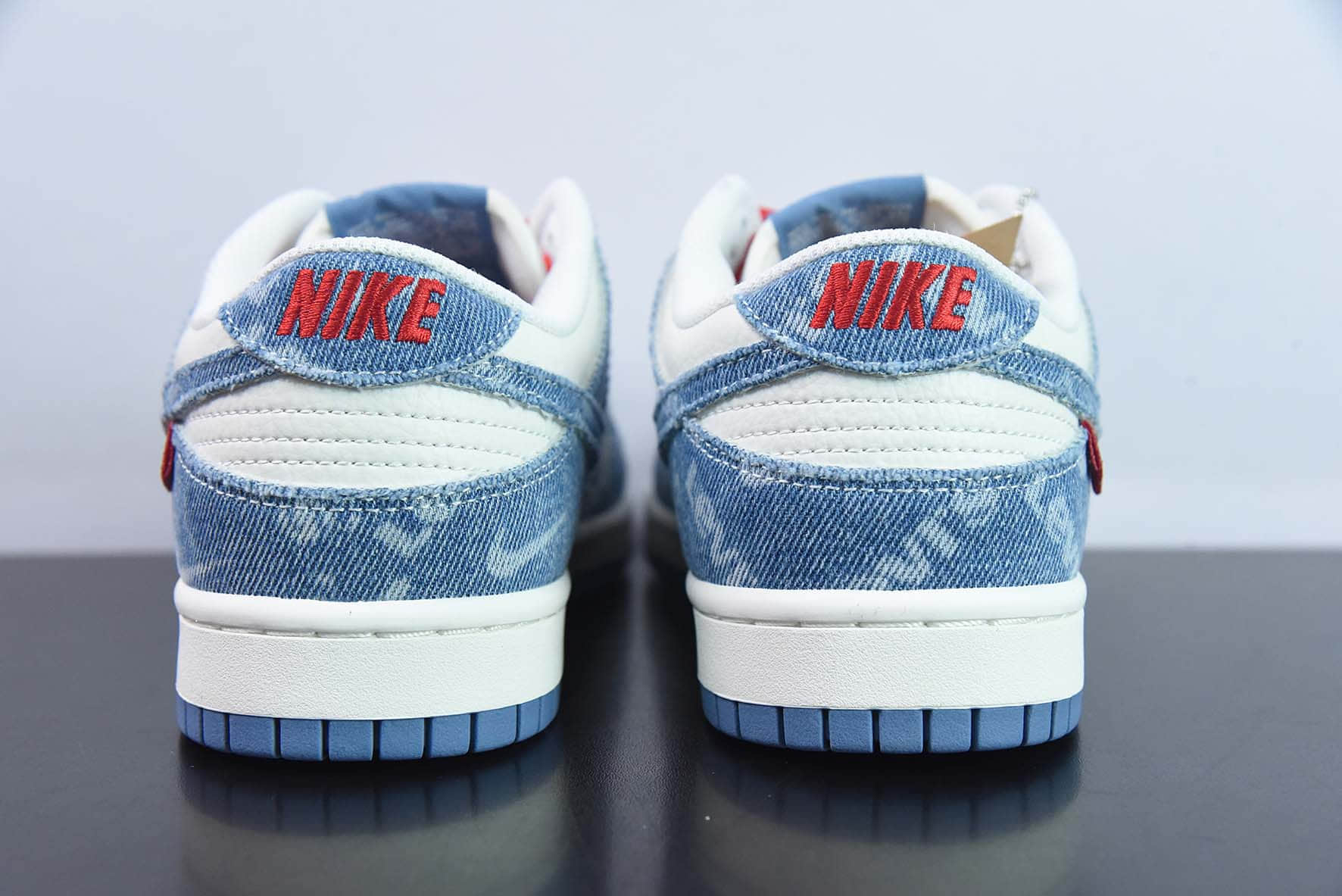 耐克Nike SB Dunk Low 李维斯联名牛仔白蓝SB低帮休闲滑板鞋纯原版本 货号:LE0021-002