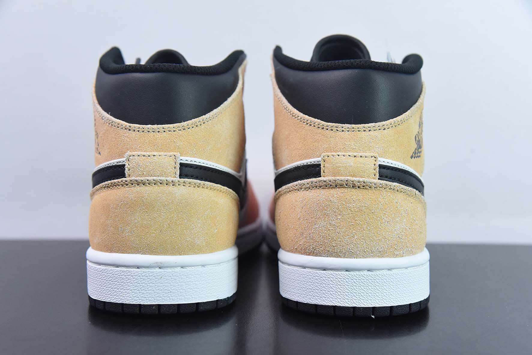 乔丹Air Jordan 1 Mid AJ1裸粉白中帮复古篮球鞋纯原版本 货号:DX4332-800