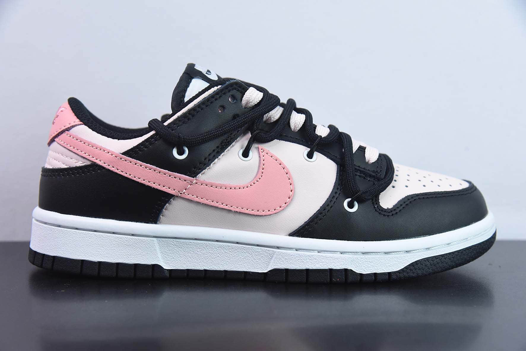 耐克Nike Dunk Low SB 白黑粉绑带定制版低帮滑板鞋纯原版本 货号:CW1590-100