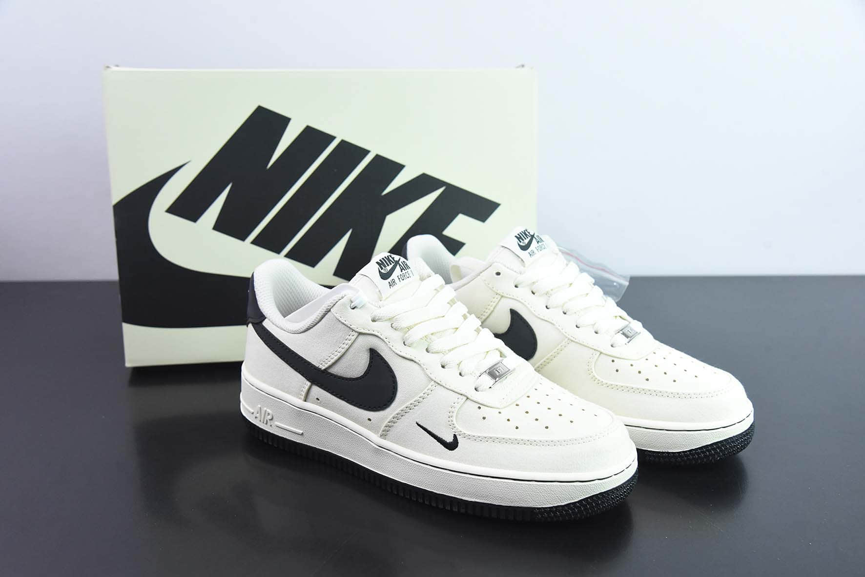 耐克Nike Air Force 1 AF1黑白小勾帆布空军一号低帮休闲板鞋纯原版本 货号:ME0112-511
