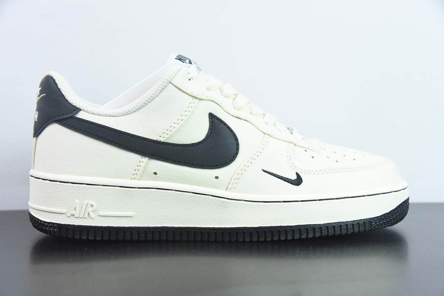耐克Nike Air Force 1 AF1黑白小勾帆布空军一号低帮休闲板鞋纯原版本 货号:ME0112-511