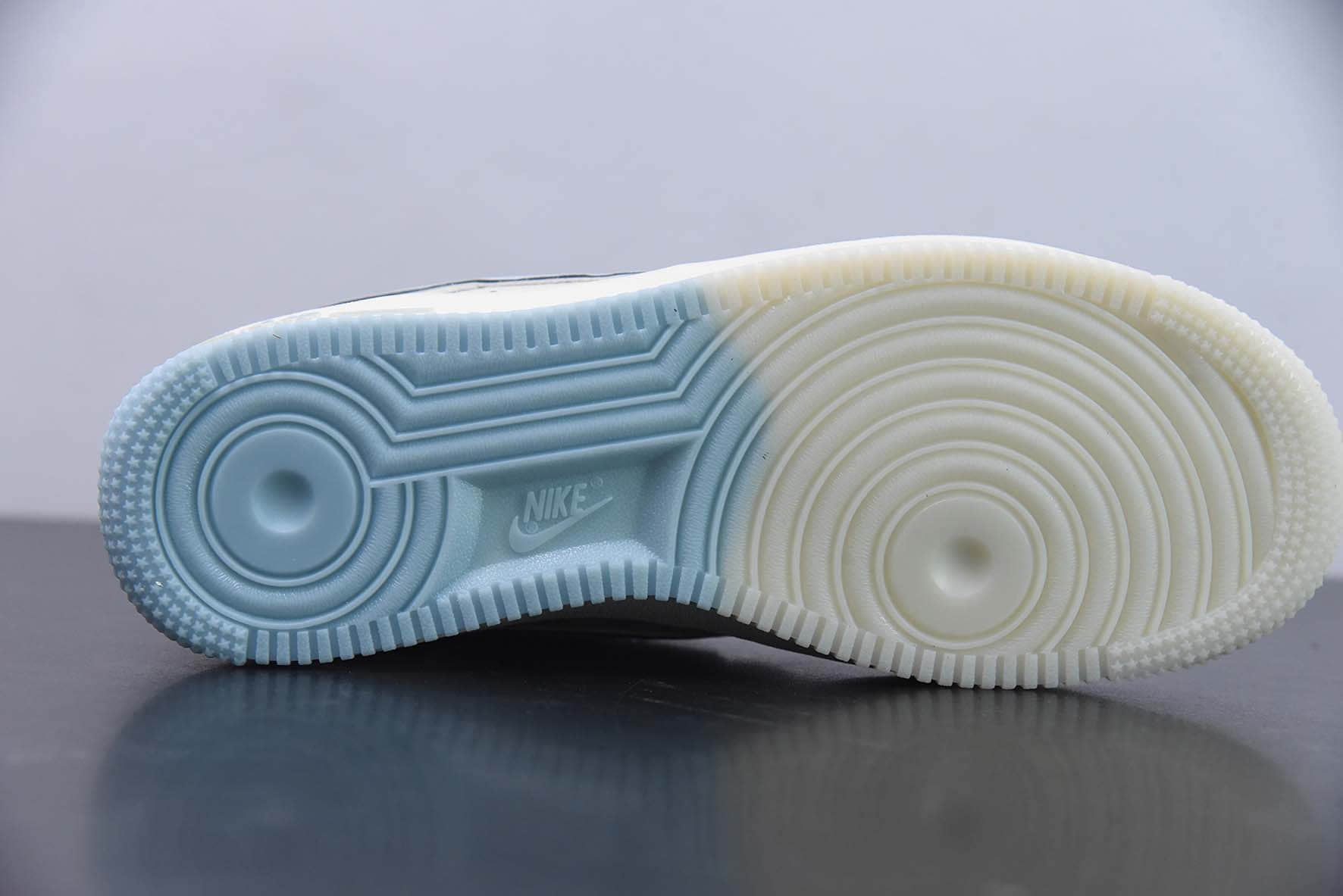 耐克Nike Air Force 1 Low '07 天蓝小勾满天星低帮空军一号休闲板鞋纯原版本 货号:JJ0253-008