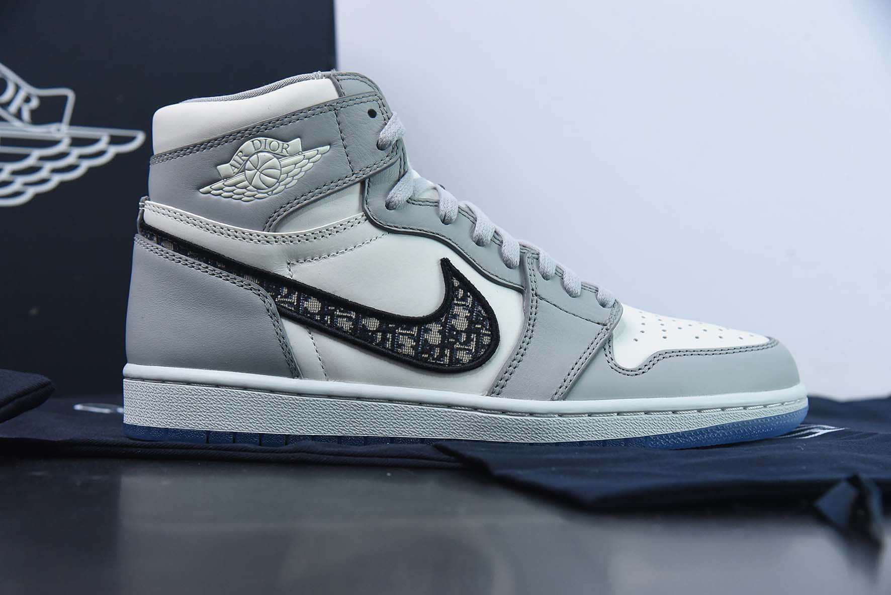乔丹Air Jordan Dior x Air Jordan 1 HighAJ1大迪奥烟灰高帮复古文化篮球鞋纯原版本 货号:CN8607-002
