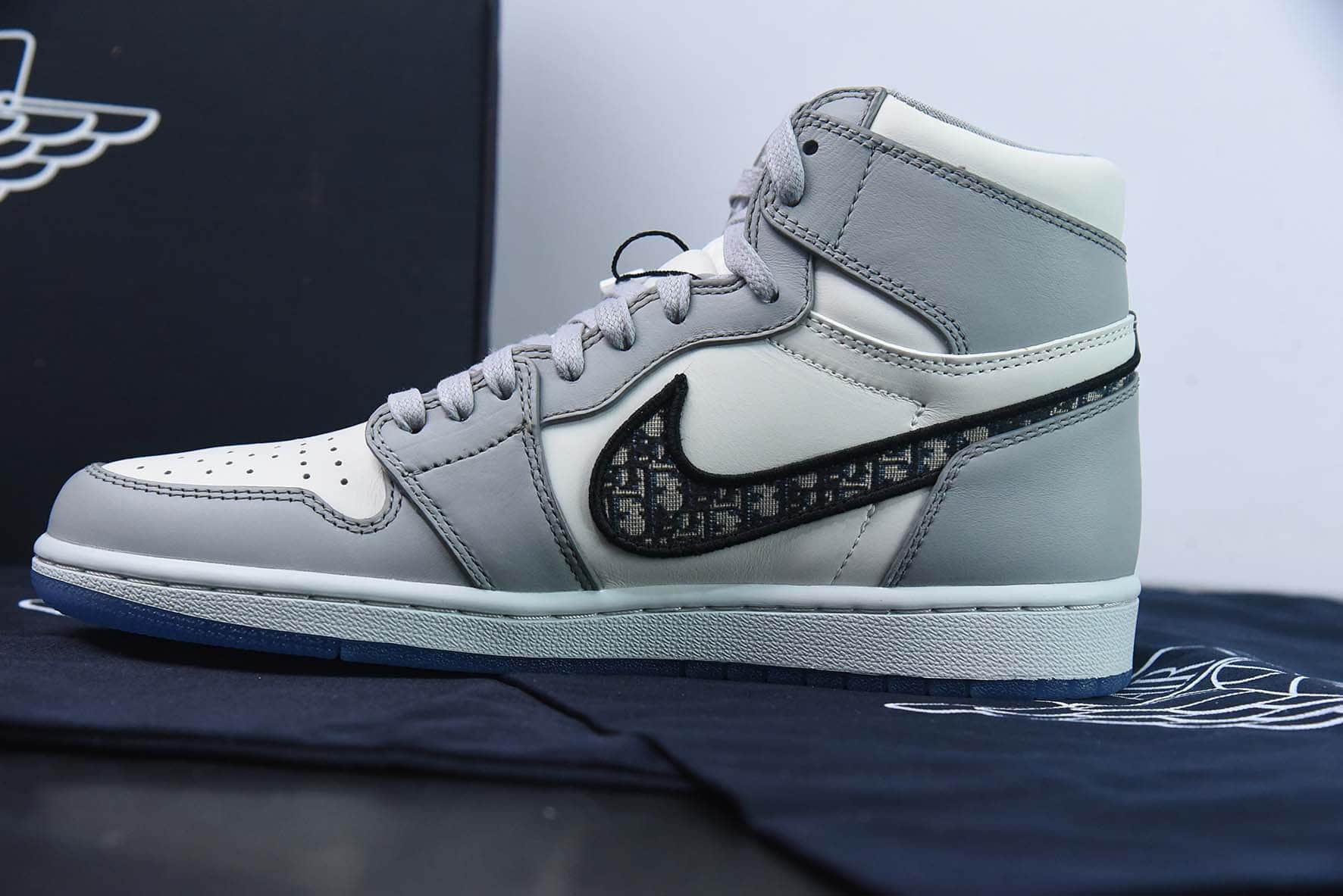 乔丹Air Jordan Dior x Air Jordan 1 HighAJ1大迪奥烟灰高帮复古文化篮球鞋纯原版本 货号:CN8607-002