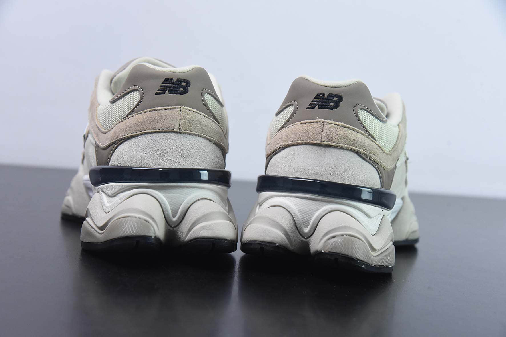新百伦New Balance 9060”Mocha Brown“米黄摩卡棕黑复古百搭老爹风小象蹄休闲运动跑步鞋纯原版本 货号：U9060ZBB