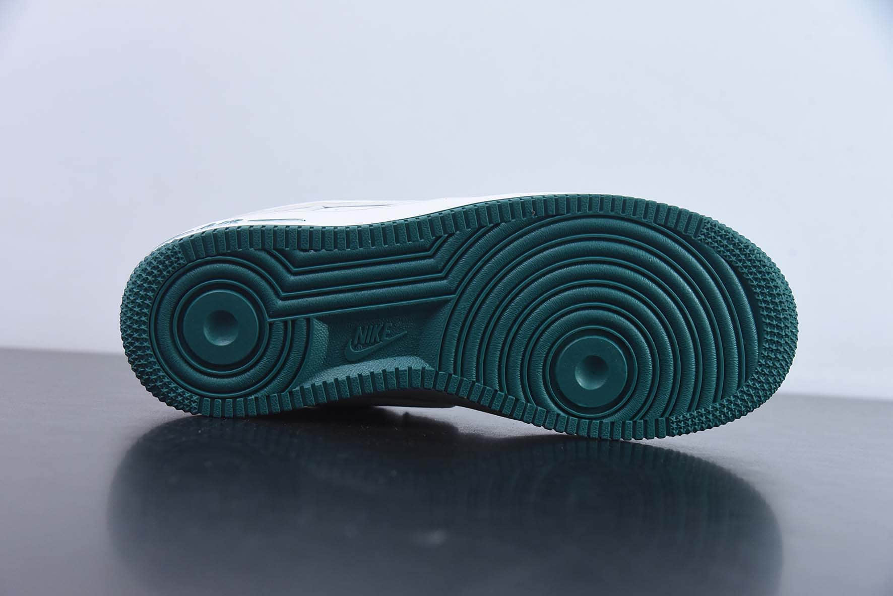 耐克Nike Air Force 1 Low Kith联名白绿空军一号低帮运动休闲板鞋纯原版本 货号:KT1659-003