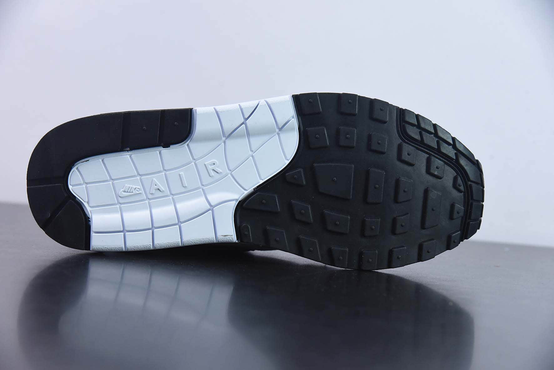 耐克Nike Air Max 1 ’86”WhiteBlack“86初代白黑浅灰系列复古气垫百搭休闲运动慢跑鞋纯原版本 货号:DV1403-110