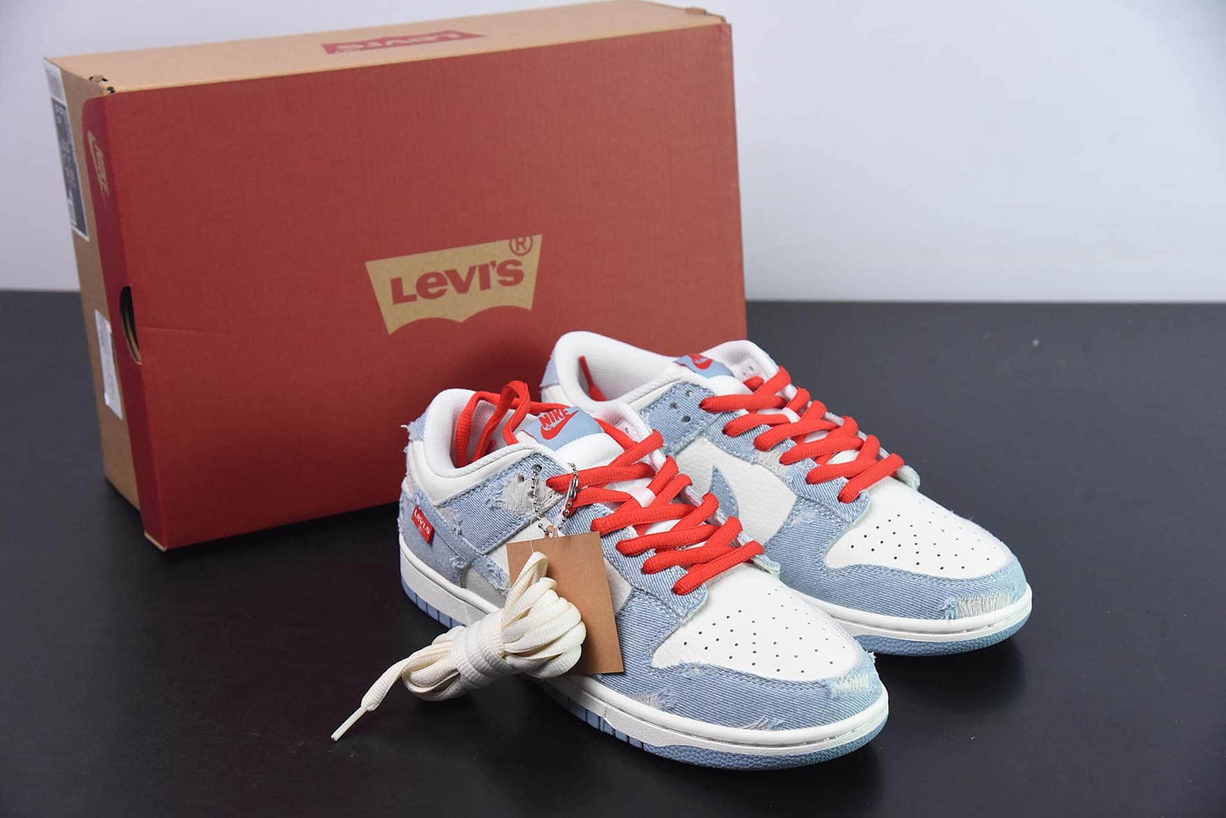 耐克Nike Levi's x NK Dunk Low 李维斯联名破布牛仔蓝SB低帮休闲板鞋纯原版本 货号:LE0021-005
