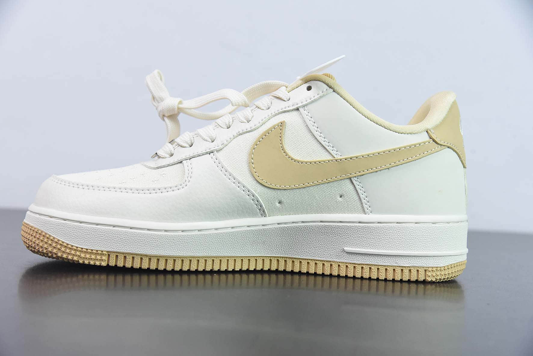 耐克Nike Air Force 1 Low猿人头联名米白黄色双勾空军一号低帮运动休闲板鞋纯原版本 货号:BS9055-747