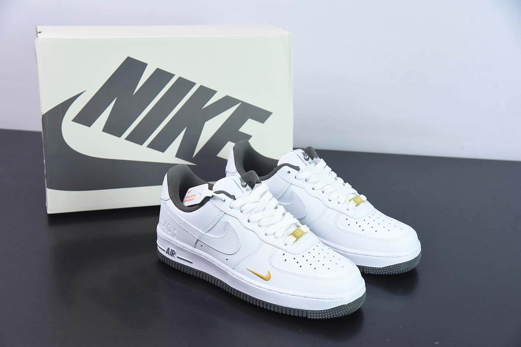 耐克Nike Air Force 1'0740th AnniversaryWhiteDark Grey40周年版白暗灰金小钩空军一号低帮休闲板鞋纯原版本 货号:DD1225-008