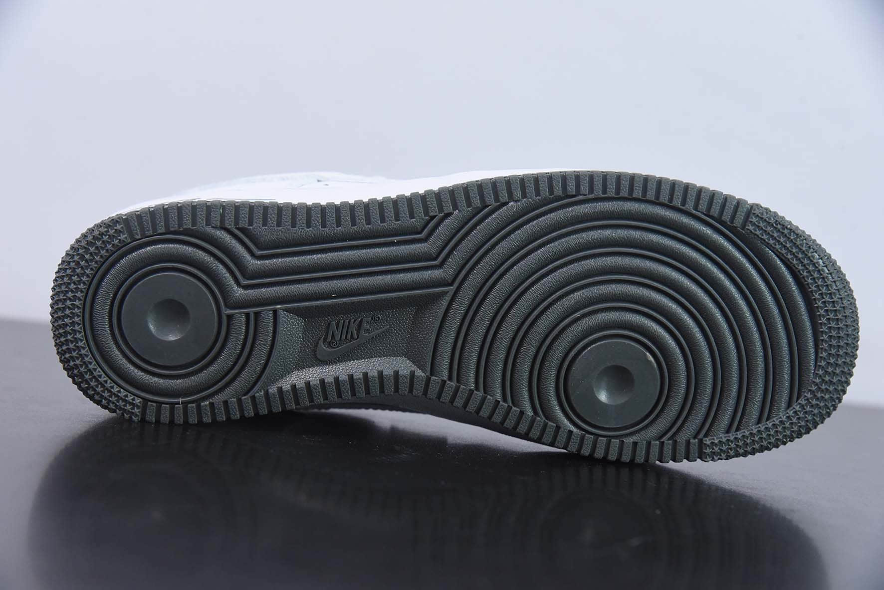 耐克Nike Air Force 1'0740th AnniversaryWhiteDark Grey40周年版白暗灰金小钩空军一号低帮休闲板鞋纯原版本 货号:DD1225-008