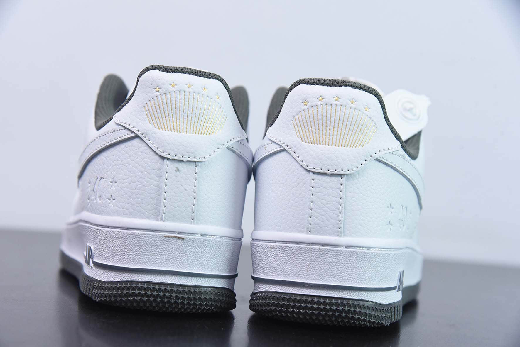 耐克Nike Air Force 1'0740th AnniversaryWhiteDark Grey40周年版白暗灰金小钩空军一号低帮休闲板鞋纯原版本 货号:DD1225-008