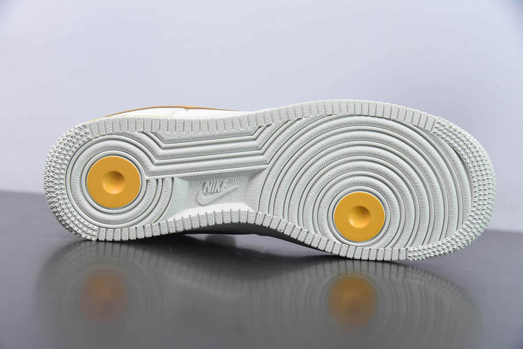 耐克NIke Air Force 1 '07 Low “40周年纪念款米白金空军一号低帮休闲板鞋纯原版本 货号:DQ7658-105