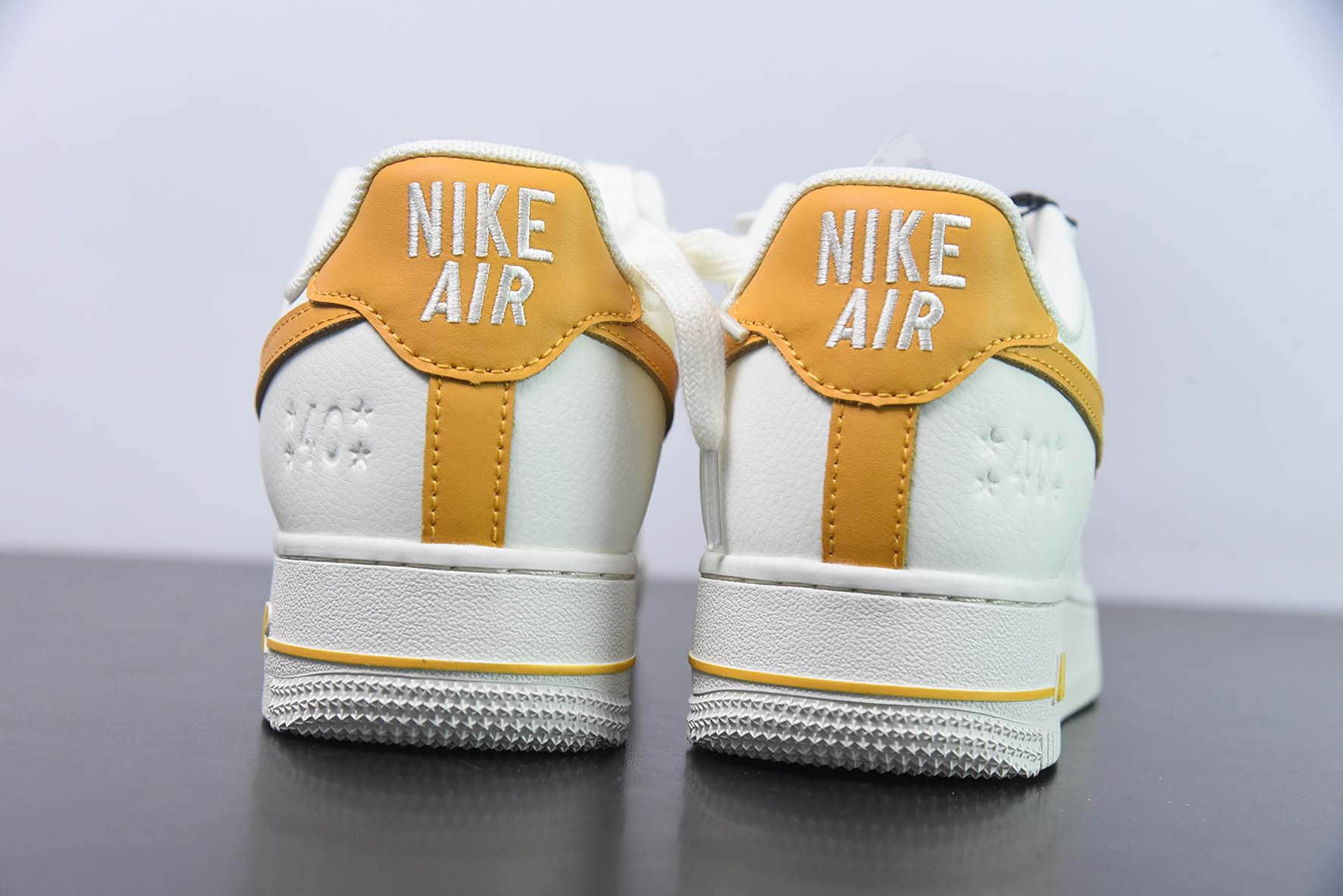 耐克NIke Air Force 1 '07 Low “40周年纪念款米白金空军一号低帮休闲板鞋纯原版本 货号:DQ7658-105