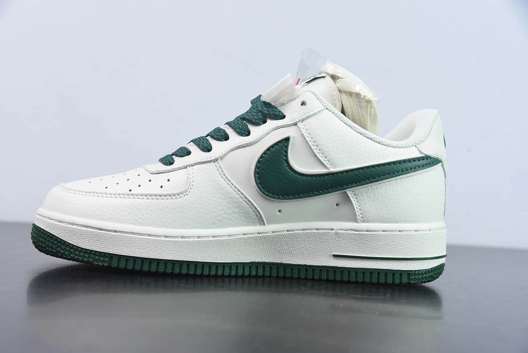 耐克NIke Air Force 1 '07 Low 斯图西联名米白墨绿空军一号低帮休闲板鞋纯原版本 货号:AE1686-106