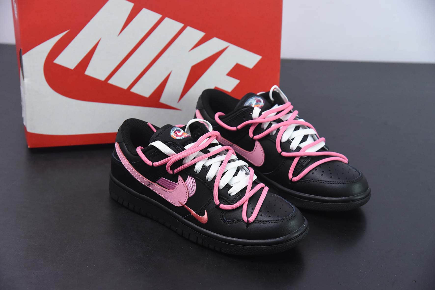 耐克Nike Dunk Low Multi Color 活力三勾黑白粉定制版解构绑带休闲板鞋纯原版本 货号:FD4623-145