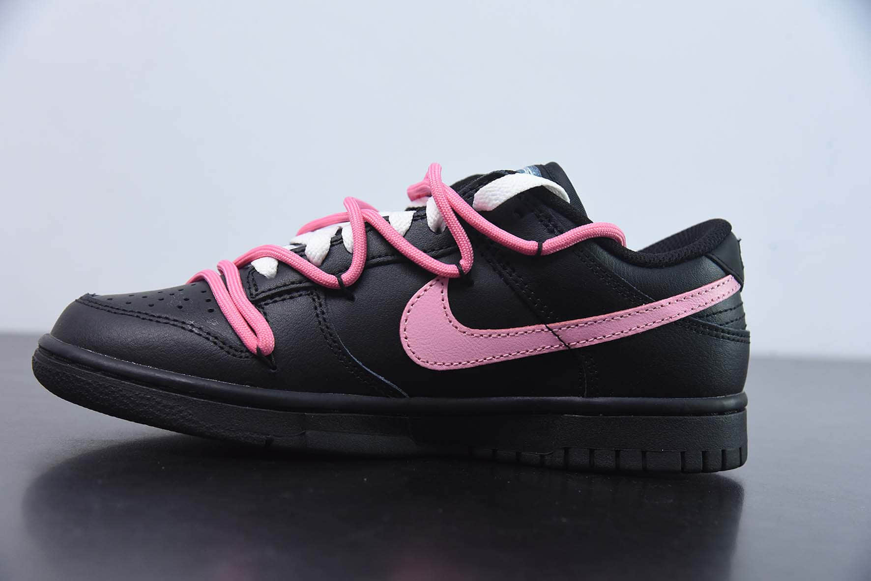 耐克Nike Dunk Low Multi Color 活力三勾黑白粉定制版解构绑带休闲板鞋纯原版本 货号:FD4623-145