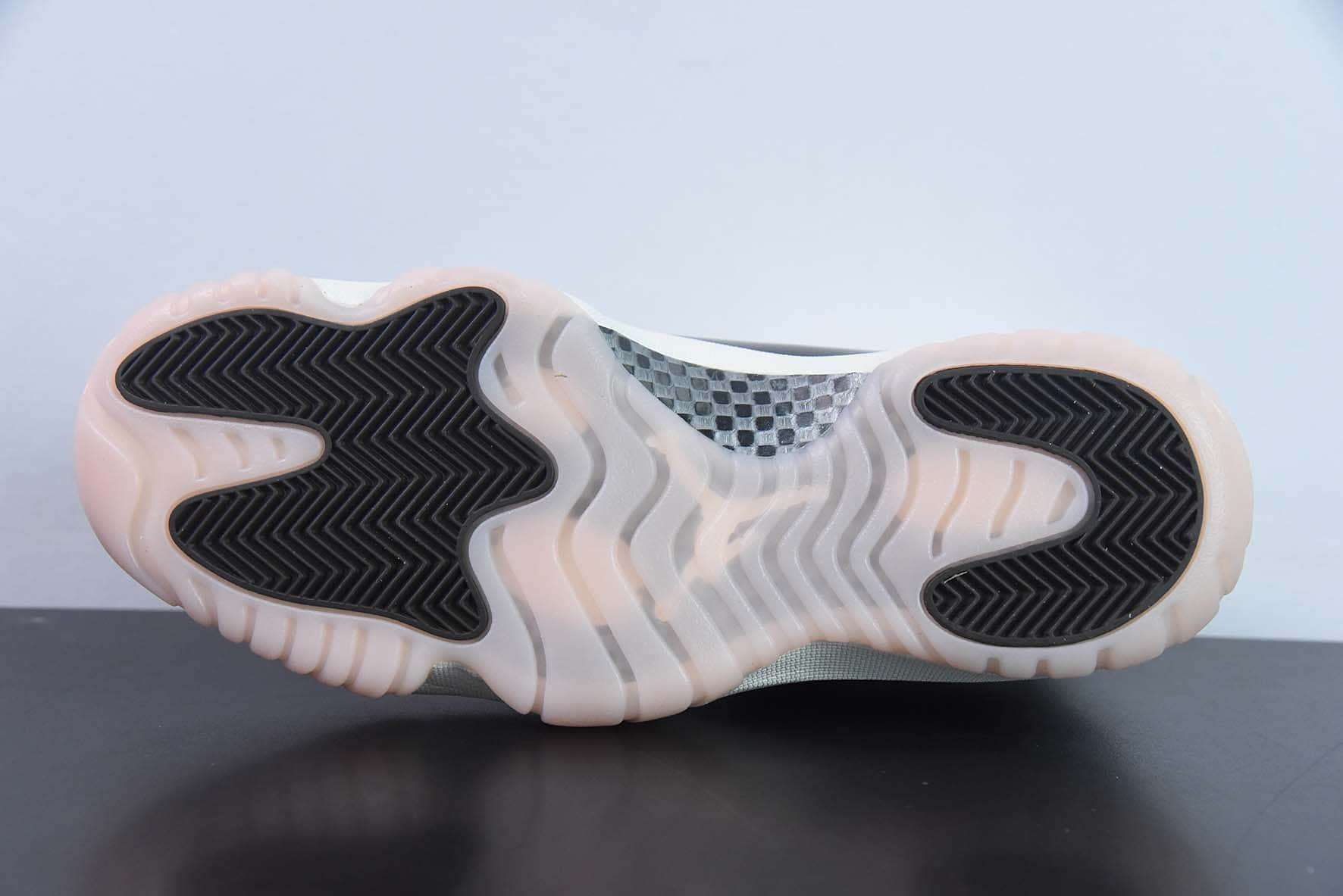 乔丹Air Jordan 11 Neapolitan AJ11樱花粉康扣男子文化篮球鞋纯原版本 货号：AR0715-101 