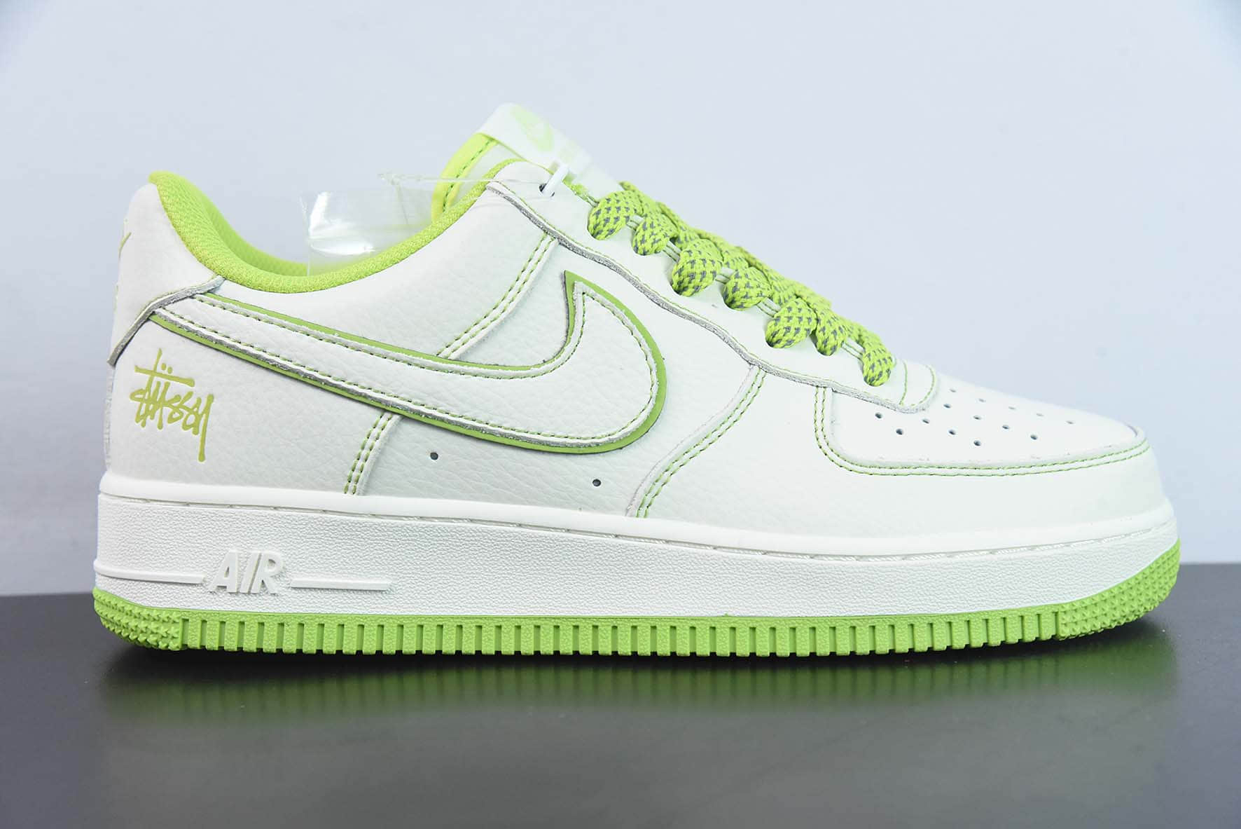 耐克Nike Stussyx Nike Air Force 1 Low斯图西联名白绿反光空军一号低帮休闲板鞋纯原版本 货号:UN1635-888