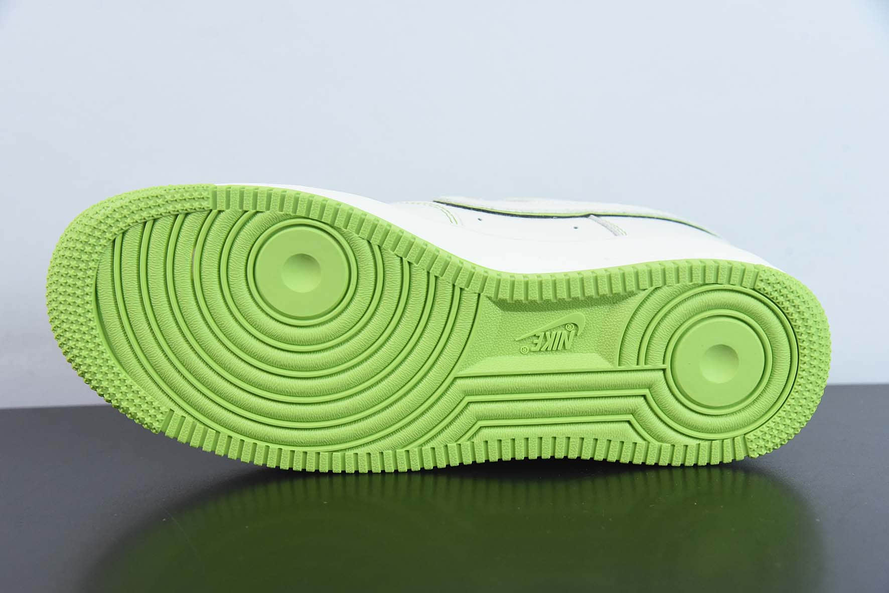 耐克Nike Stussyx Nike Air Force 1 Low斯图西联名白绿反光空军一号低帮休闲板鞋纯原版本 货号:UN1635-888