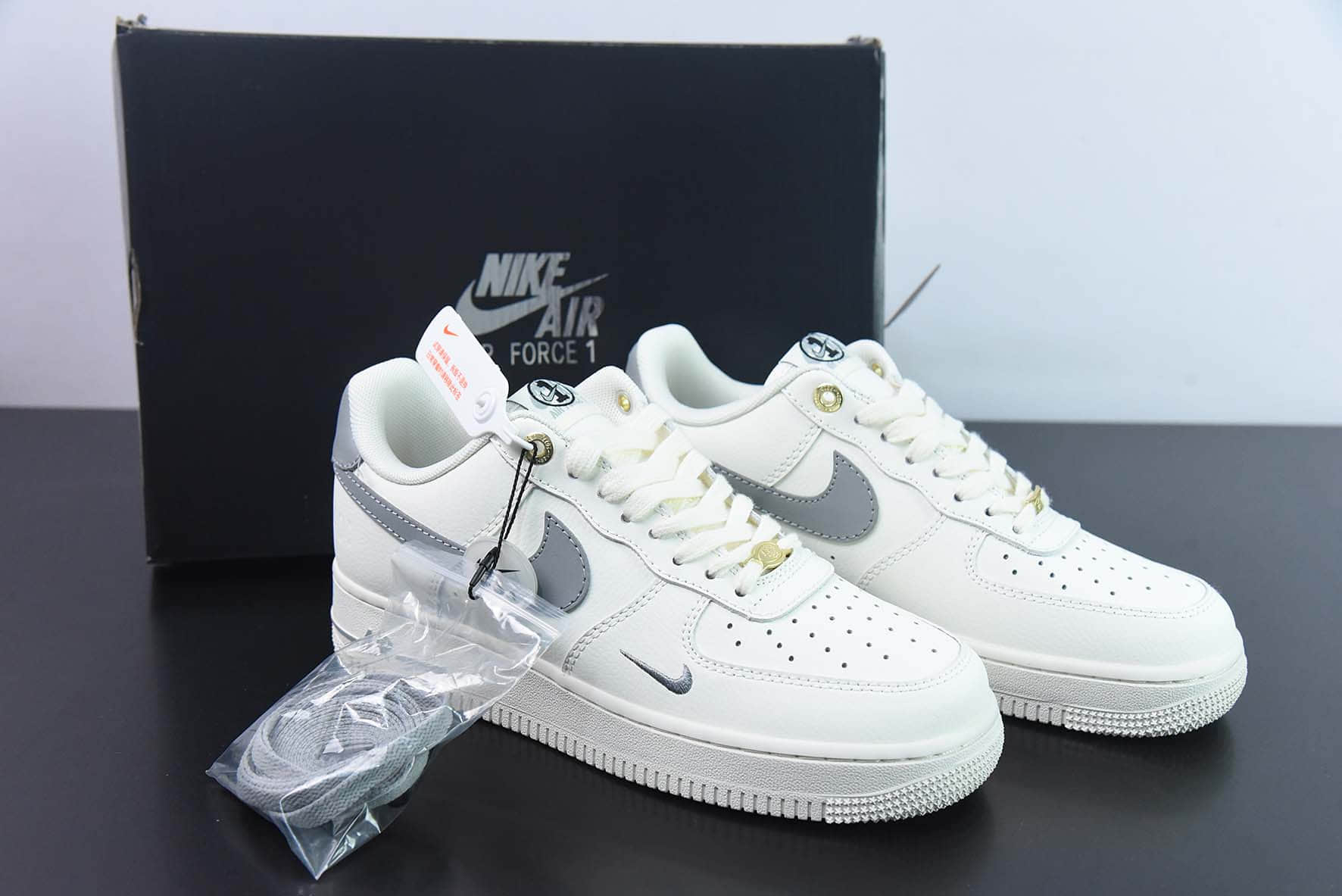 耐克Nike Air Force 1 AF1白灰刺绣40周年纪念版空军一号低帮休闲板鞋纯原版本 货号: DQ7658-106