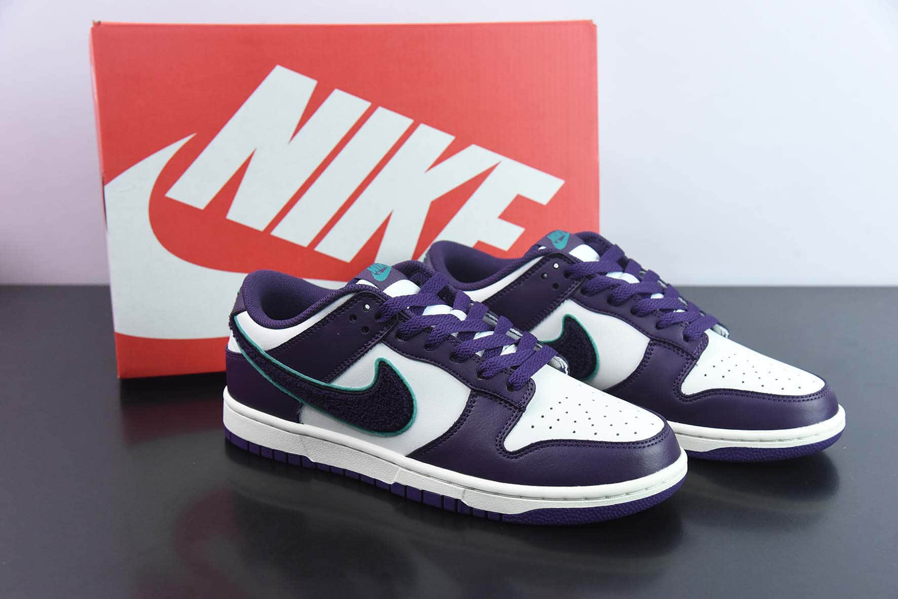 耐克Nike SB Dunk Low 皮革紫黑毛巾绒钩子SB扣篮系列低帮休闲运动滑板板鞋纯原版本 货号:DQ7683-100