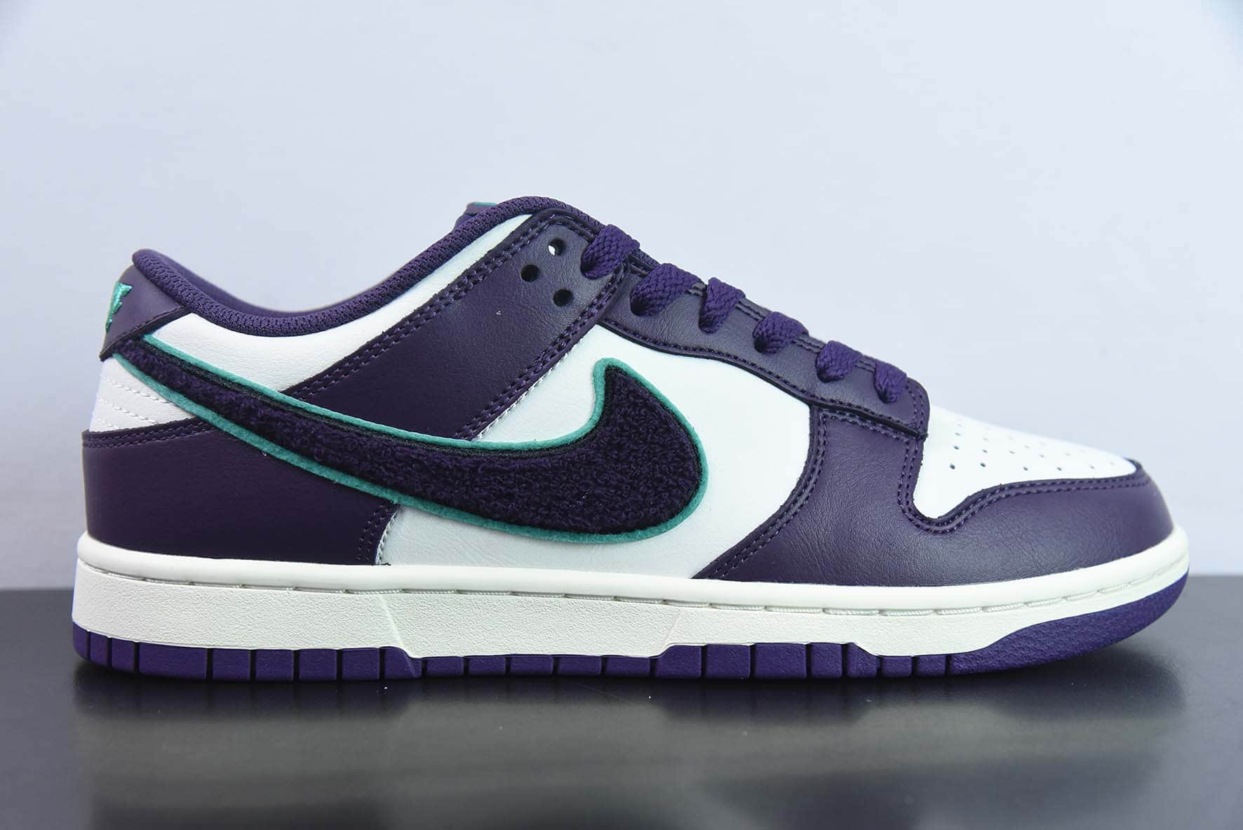 耐克Nike SB Dunk Low 皮革紫黑毛巾绒钩子SB扣篮系列低帮休闲运动滑板板鞋纯原版本 货号:DQ7683-100