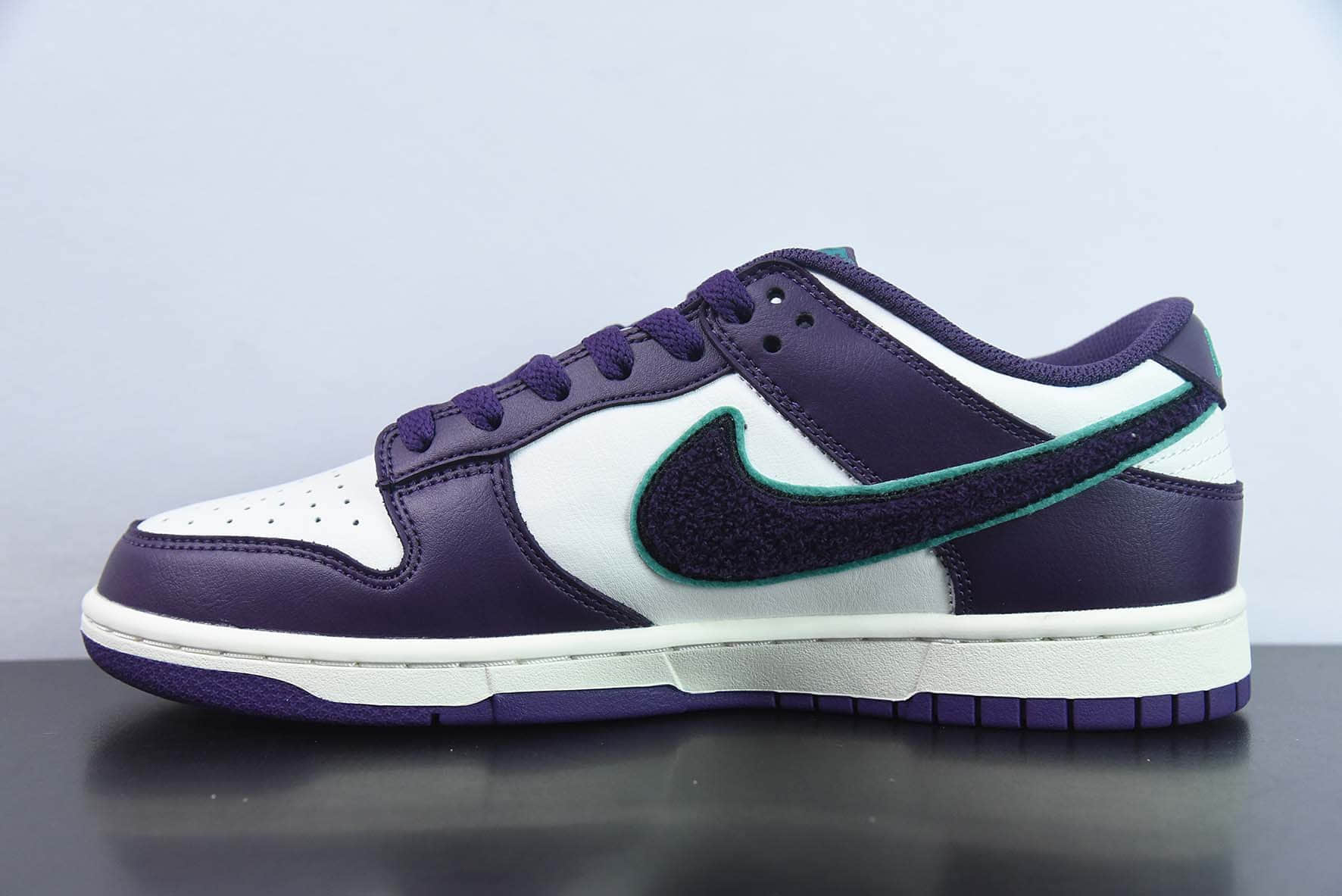 耐克Nike SB Dunk Low 皮革紫黑毛巾绒钩子SB扣篮系列低帮休闲运动滑板板鞋纯原版本 货号:DQ7683-100