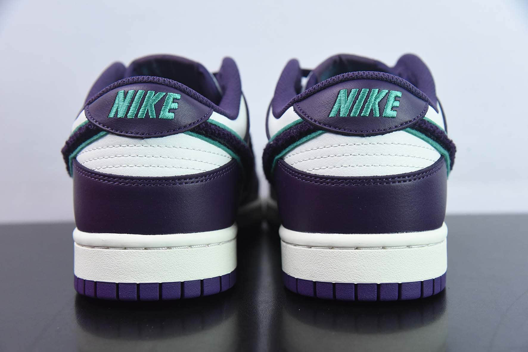 耐克Nike SB Dunk Low 皮革紫黑毛巾绒钩子SB扣篮系列低帮休闲运动滑板板鞋纯原版本 货号:DQ7683-100