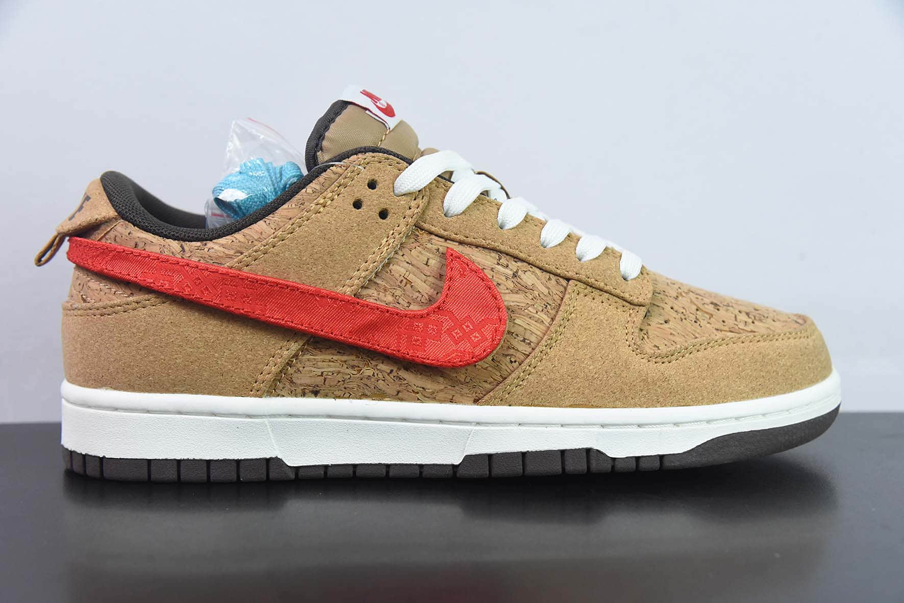 耐克Nike Clot x NK SB Dunk Low 20周年联名软木塞换钩SB低帮休闲滑板鞋纯原版本 货号：FN0317-121
