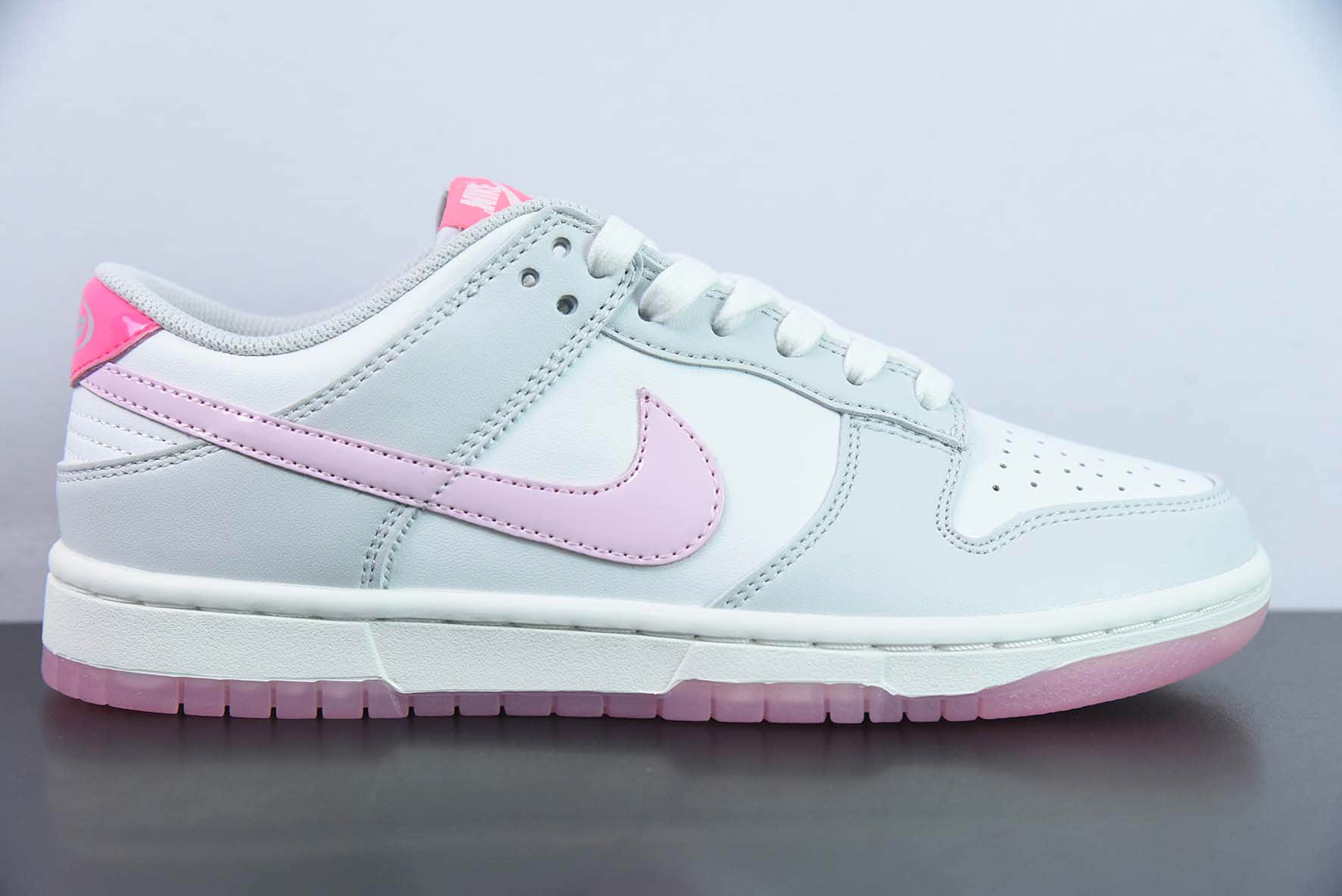 耐克NIKE SB Dunk Low Summit White & Pink Foam粉白520情人节SB低帮休闲滑板鞋纯原版本 货号:FN3451-161