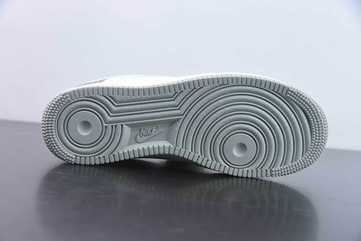 耐克Nike Air Force 1'07 Low NIKE 三勾系列米白色空军一号低帮休闲板鞋纯原版本 货号：TV2306-255