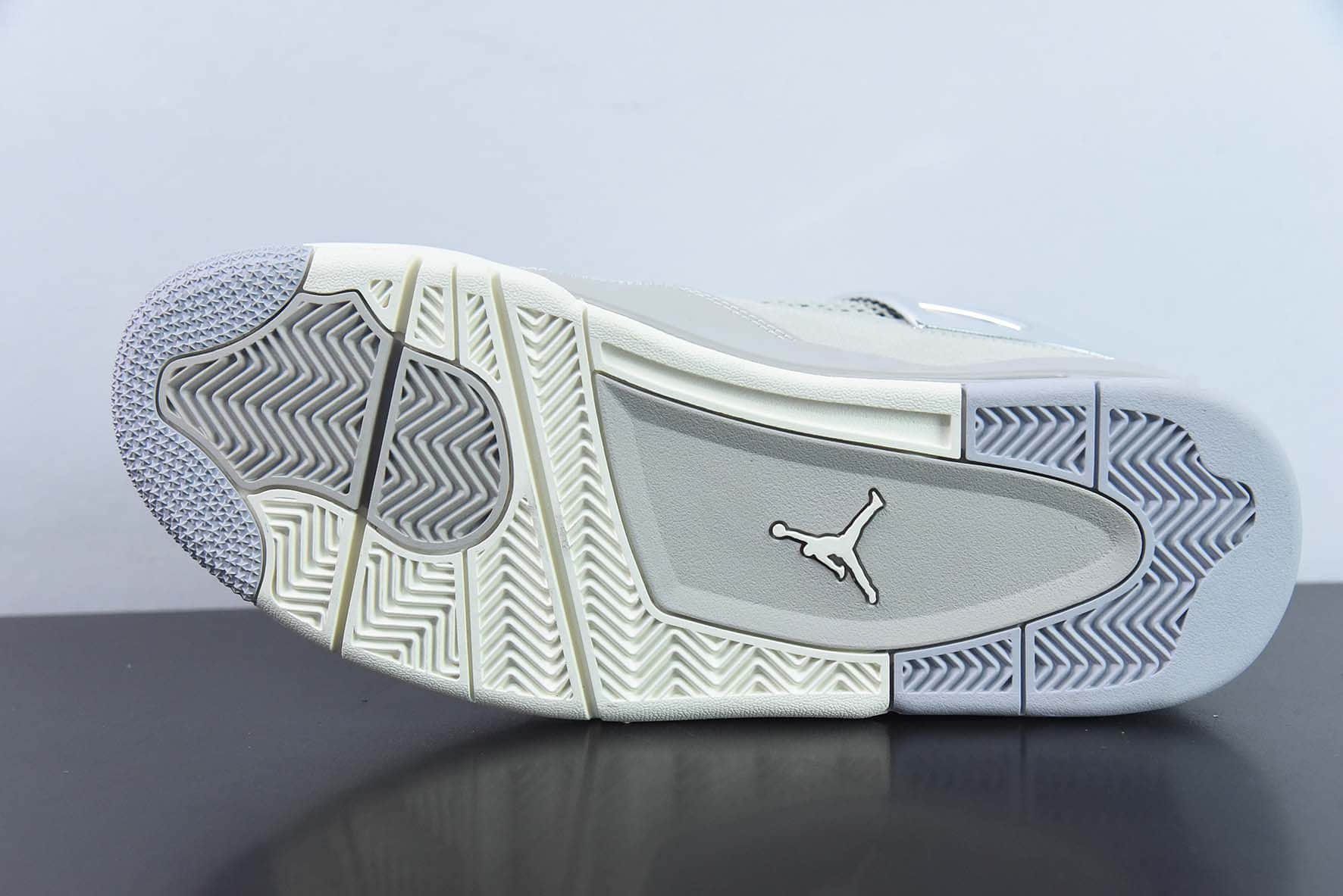 乔丹Air Jordan 4 WMNS “Frozen Moments” AJ4电镀银男子文化篮球鞋纯原版本 货号:AQ9129-001