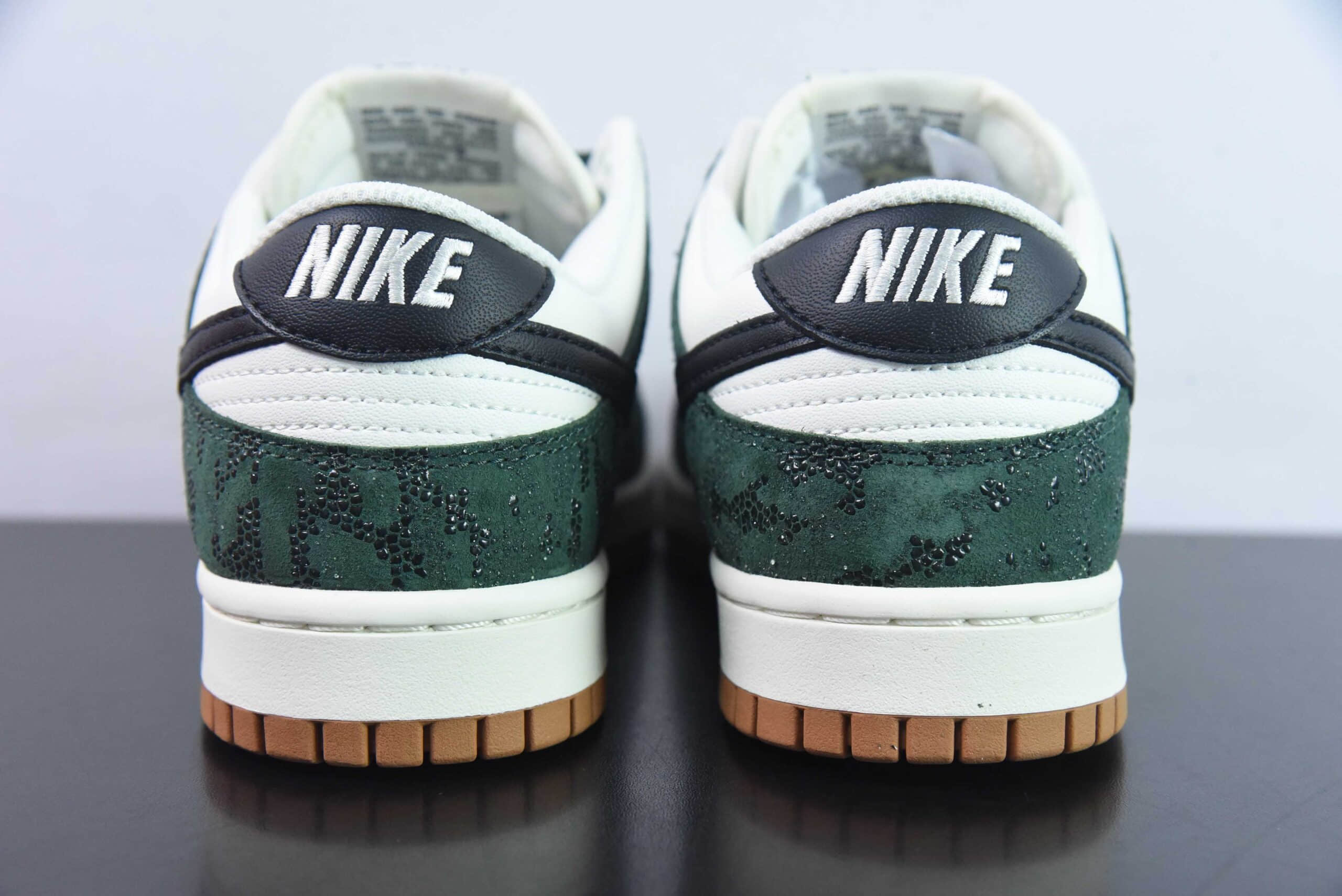 耐克Nike SB Dunk Low “SKU” 白深绿蛇纹SB低帮休闲滑板鞋纯原版本 货号：FQ8893-397
