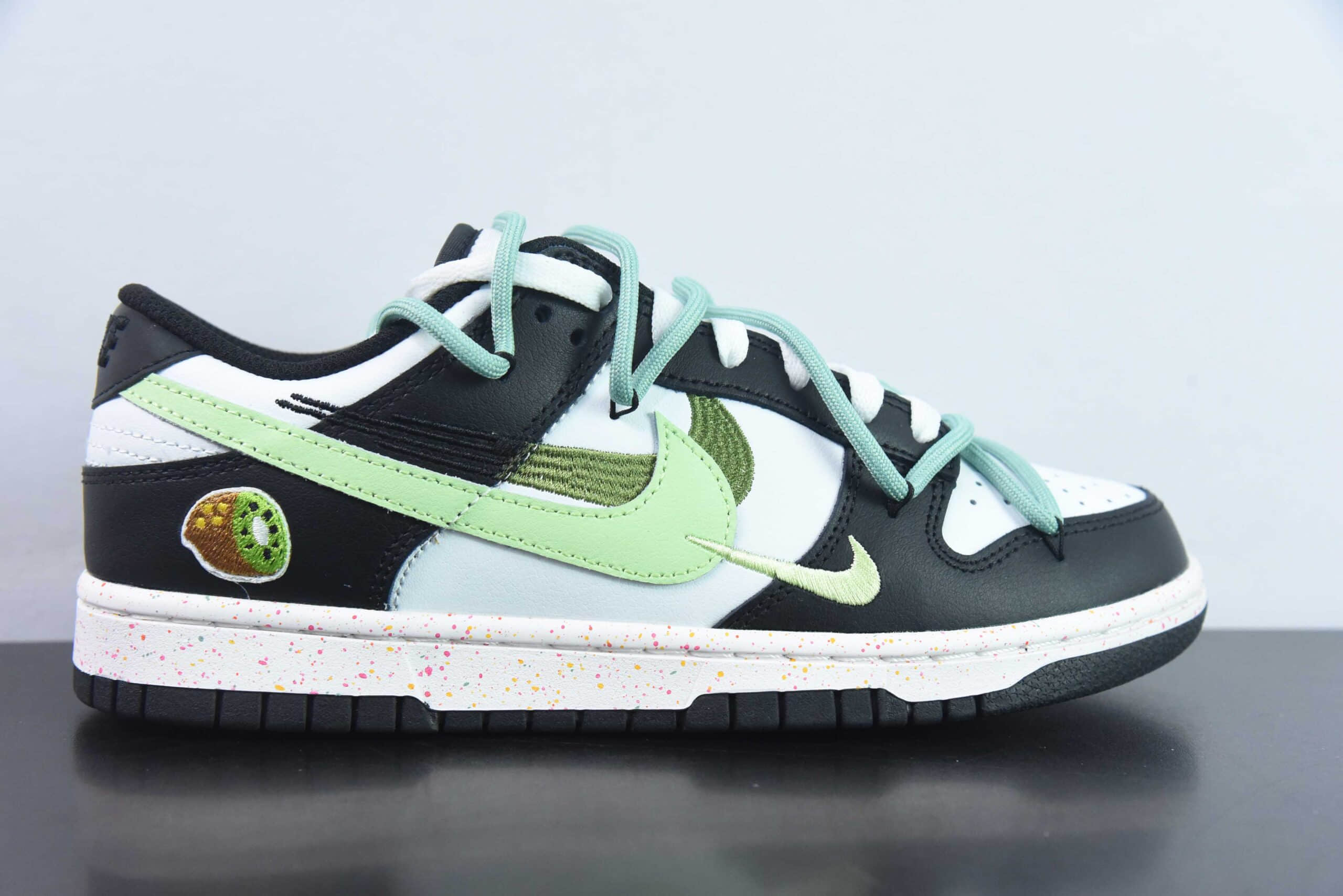 耐克Nike SB Dunk Low 解构活力三钩黑白绿SB低帮休闲滑板鞋纯原版本 货号：FD4623-152