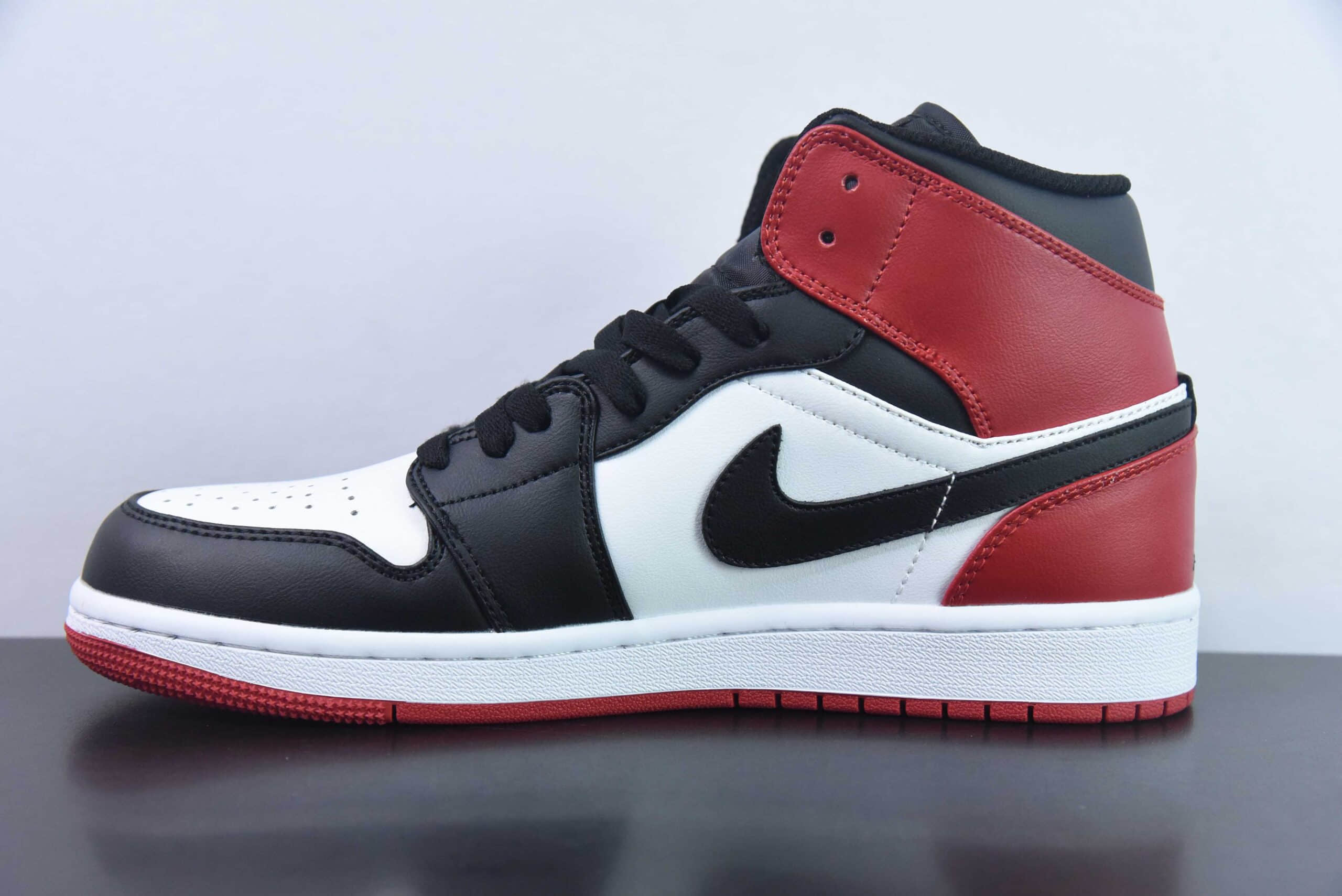乔丹Air Jordan 1 Mid 新黑脚趾中帮运动篮球鞋纯原版本 货号：307383-102