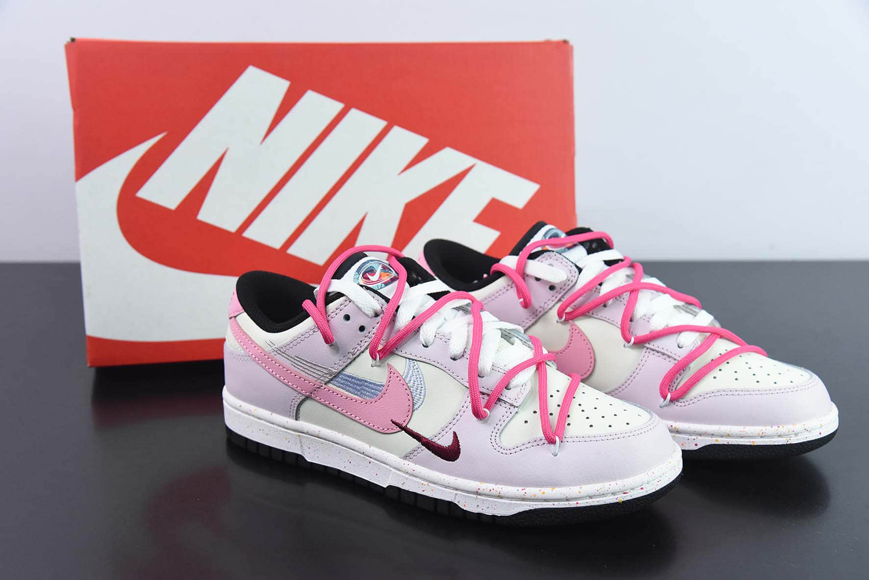 耐克Nike SB Dunk Low 泼墨白粉反转三勾解构抽绳鞋带SB低帮休闲板鞋纯原版本 货号:FD4623-151