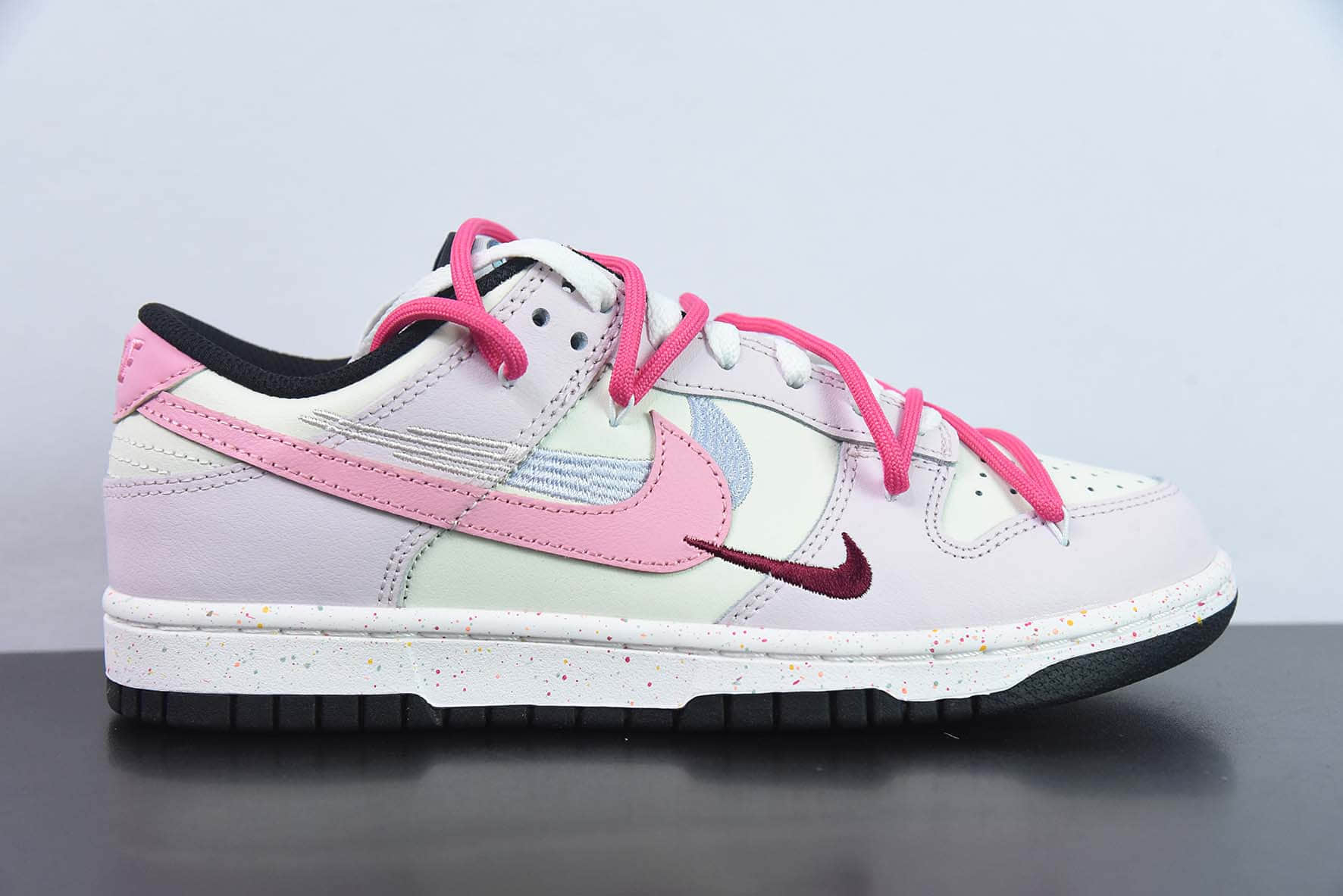 耐克Nike SB Dunk Low 泼墨白粉反转三勾解构抽绳鞋带SB低帮休闲板鞋纯原版本 货号:FD4623-151