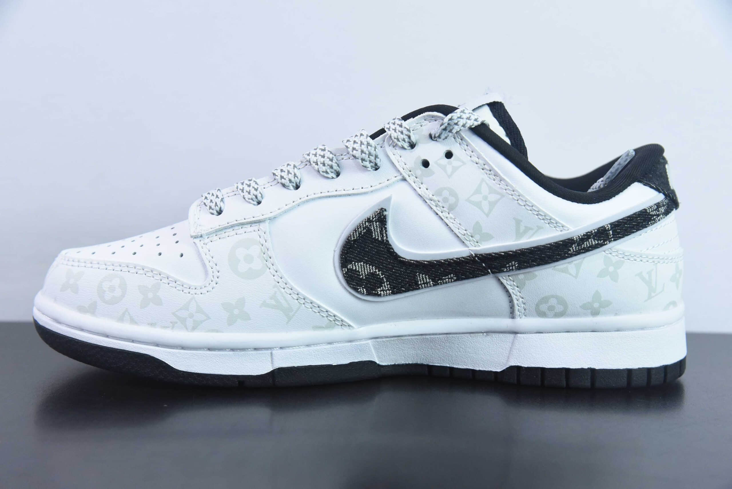 耐克Nike Louis Vuitton x Nike SB Dunk LowWhiteBlackLV Monogram皮革白黑LV印花扣篮系列低帮休闲运动滑板板鞋纯原版本 货号:DD1391-136
