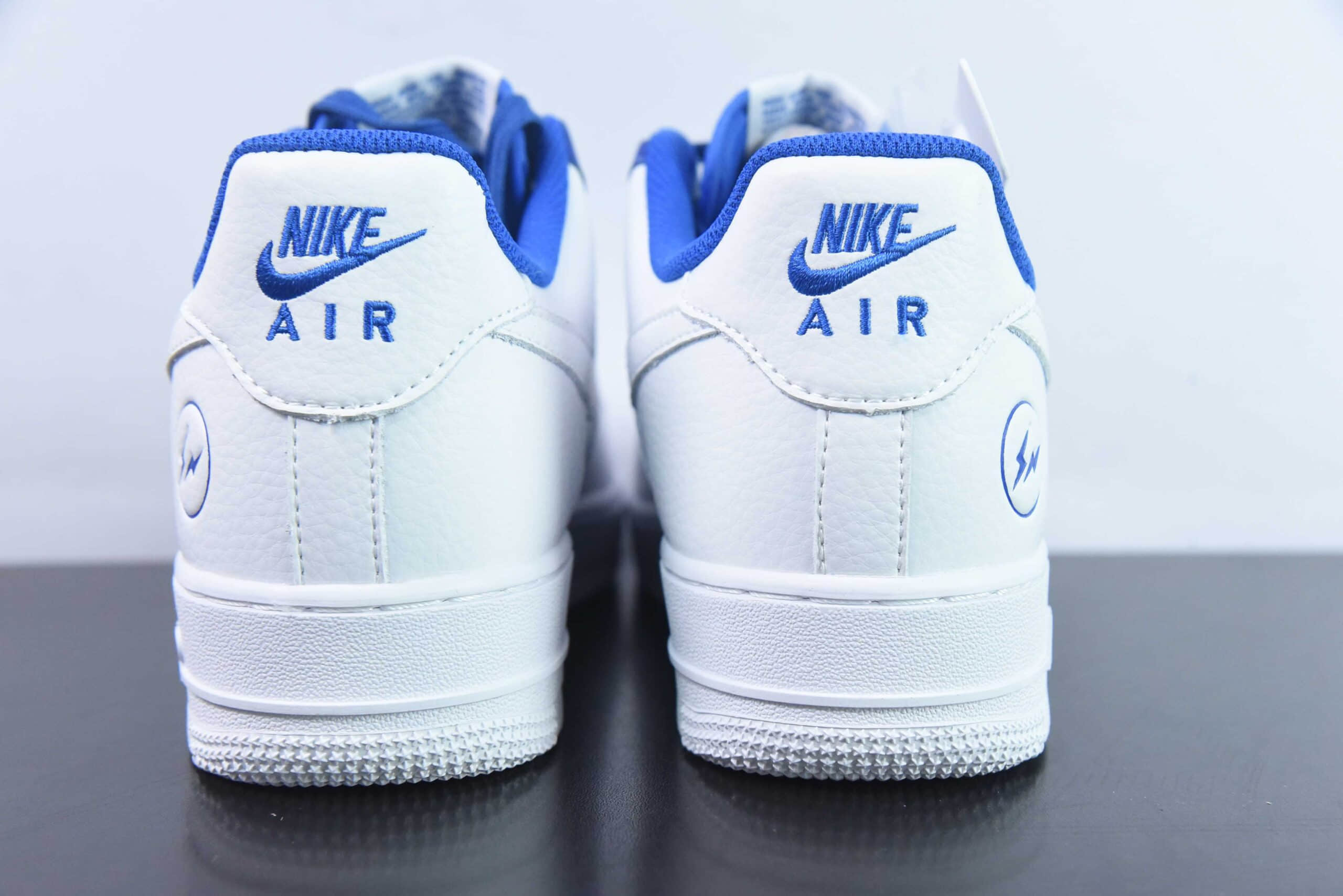 耐克Nike Fragment Design x Nike Air Force 1’07 LowFragment Design藤原浩主理品牌皮革白蓝藤原浩闪电空军一号经典低帮百搭休闲运动板鞋纯原版本 货号:TT0801-607
