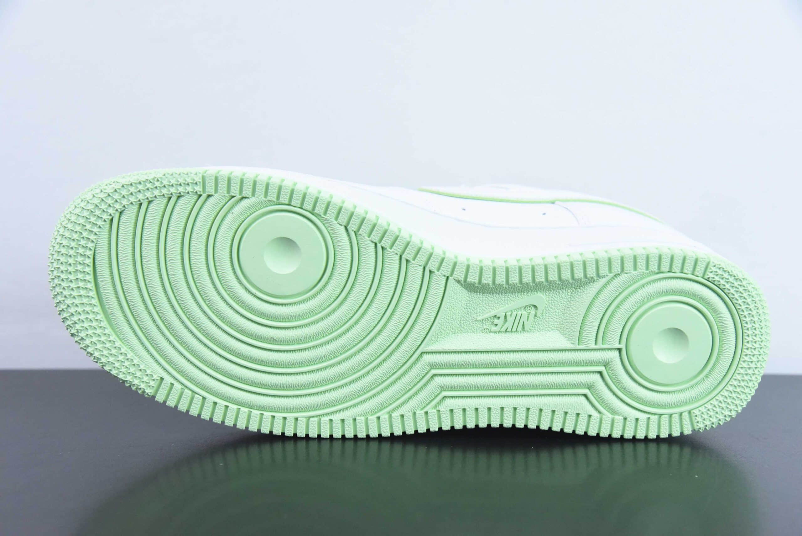 耐克NIke Air Force 1 '07 Low “白浅绿”空军一号低帮休闲板鞋纯原版本 货号:DV0766-105