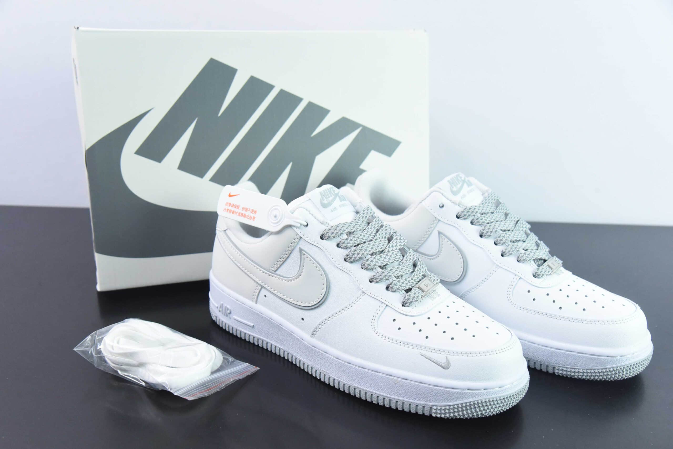 耐克Nike Air Force 1’07 Low皮革白浅灰小钩反光空军一号经典低帮休闲板鞋纯原版本 货号:YZ8115-006