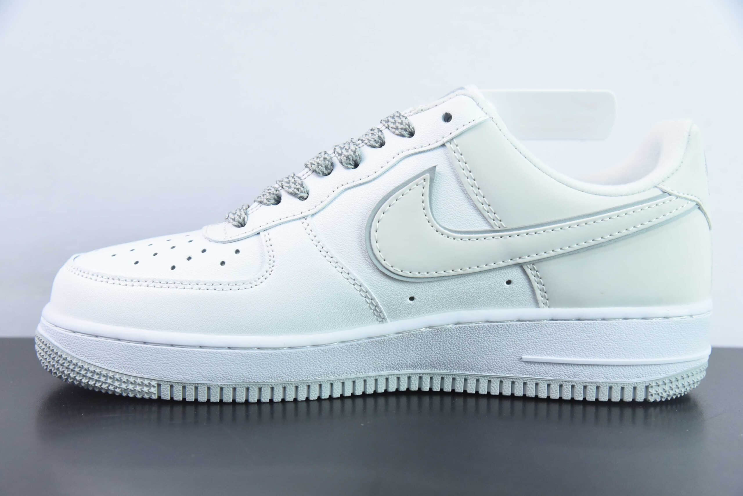 耐克Nike Air Force 1’07 Low皮革白浅灰小钩反光空军一号经典低帮休闲板鞋纯原版本 货号:YZ8115-006